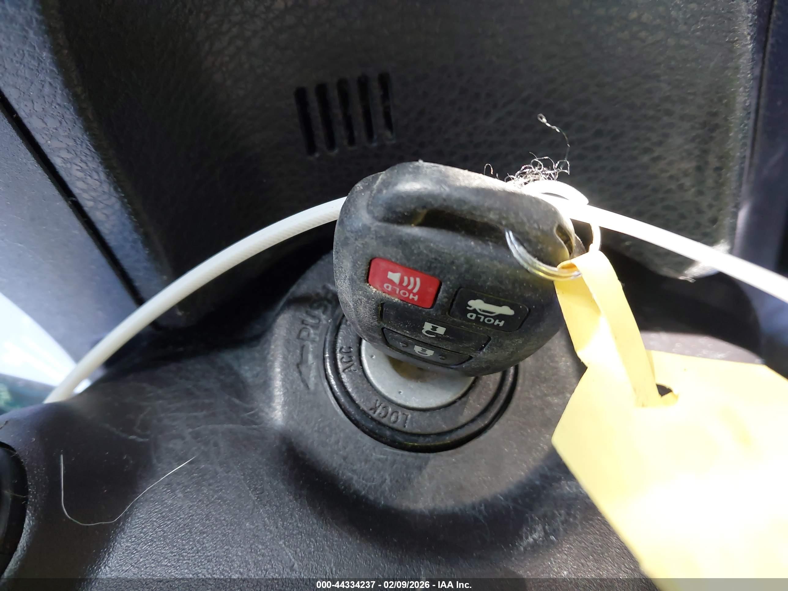 TOYOTA COROLLA image 11