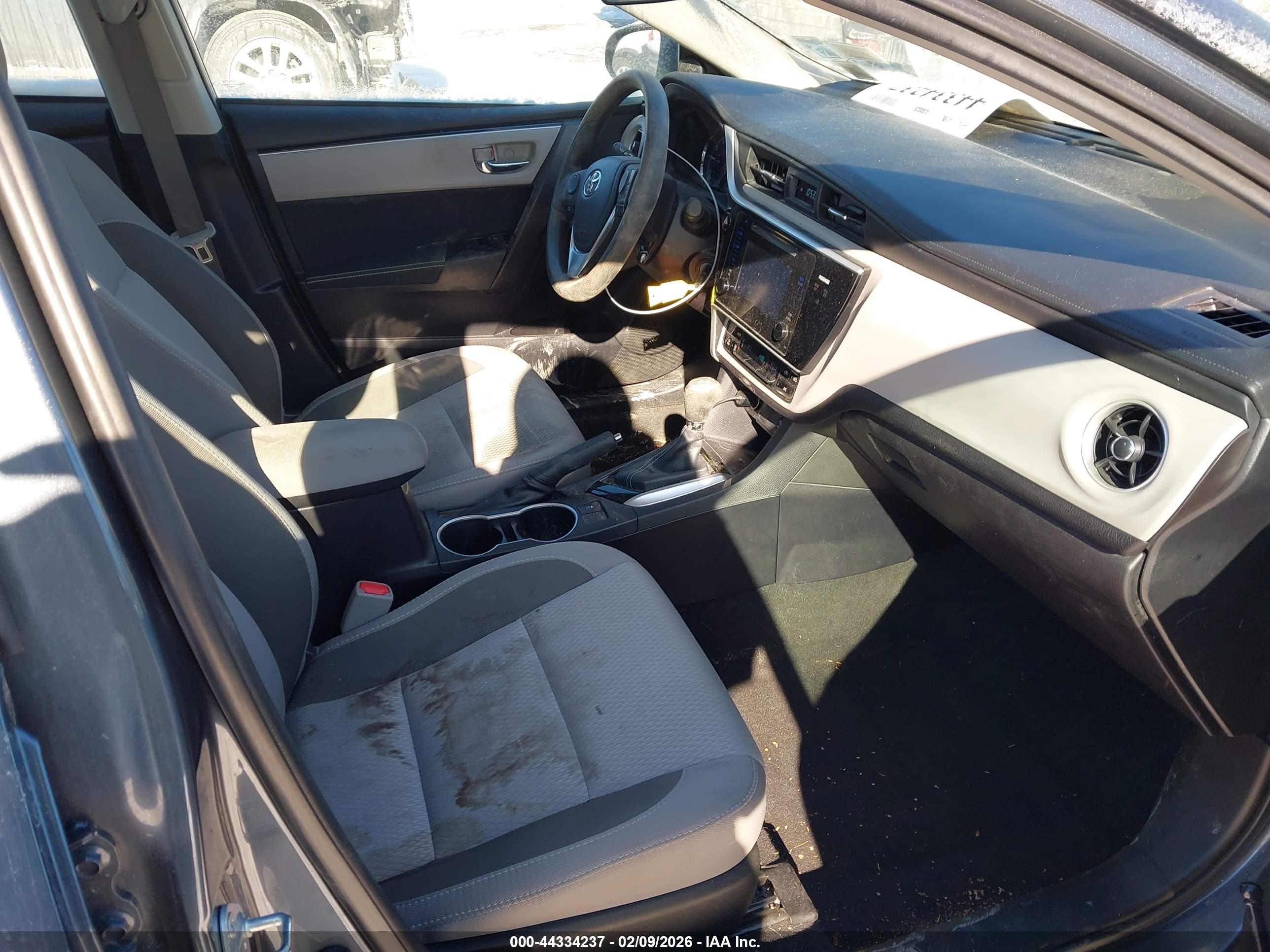 TOYOTA COROLLA image 5