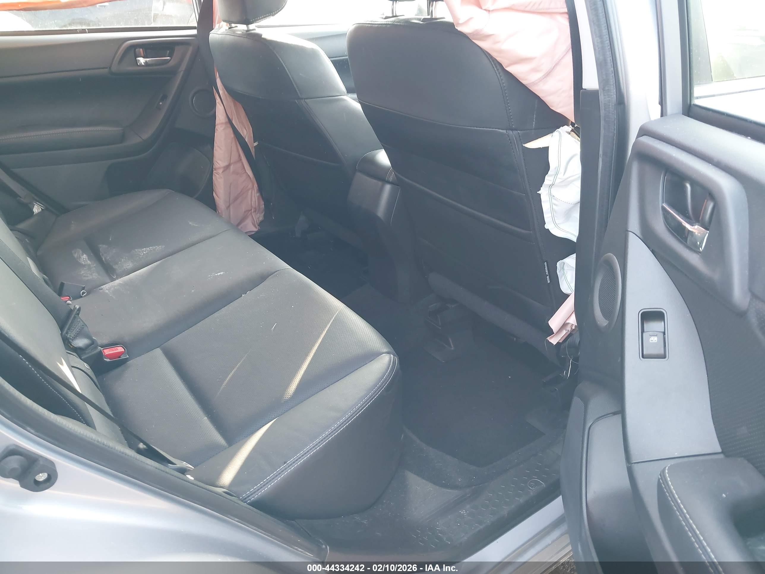 SUBARU FORESTER image 8