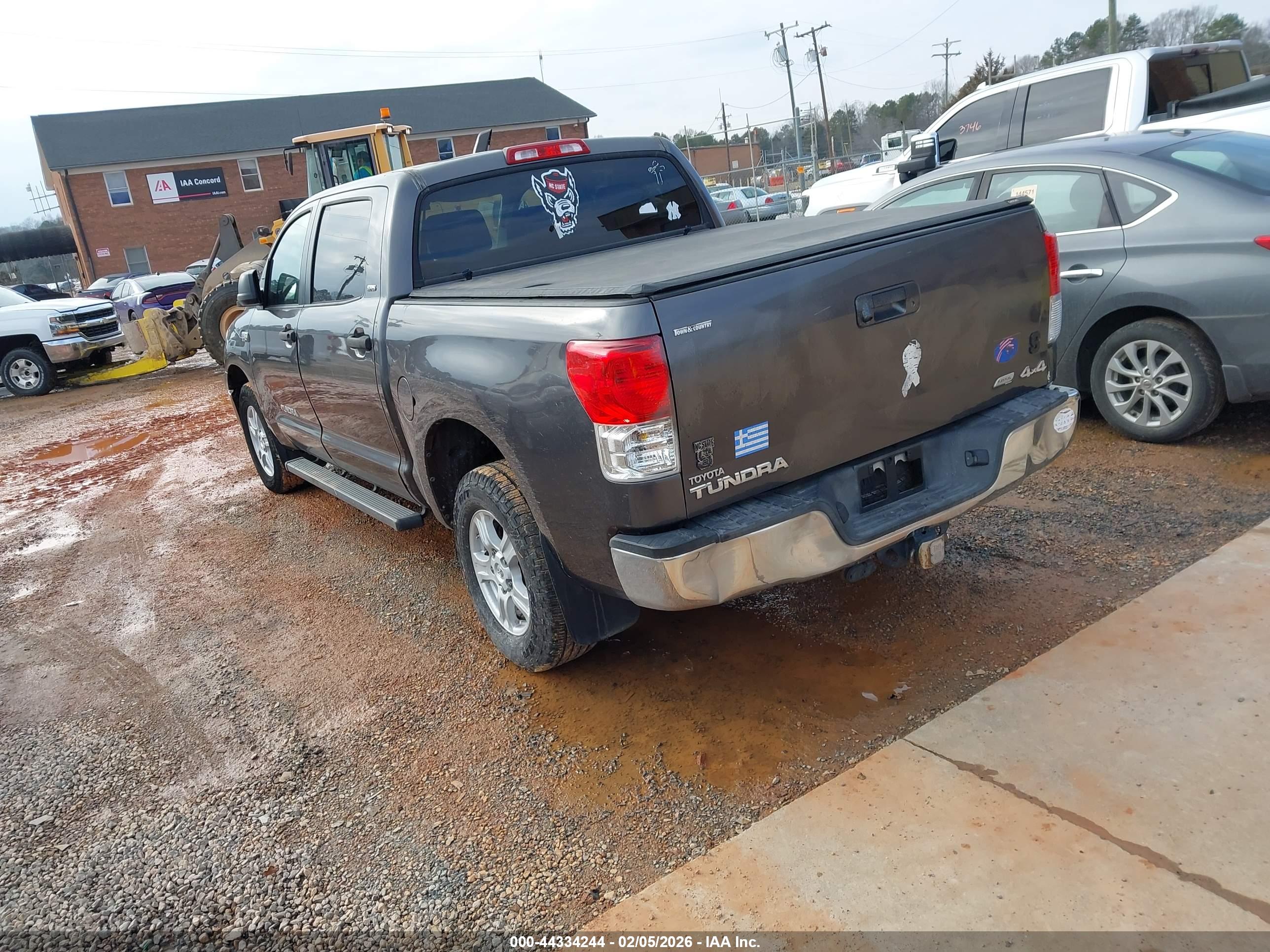 TOYOTA TUNDRA image 3