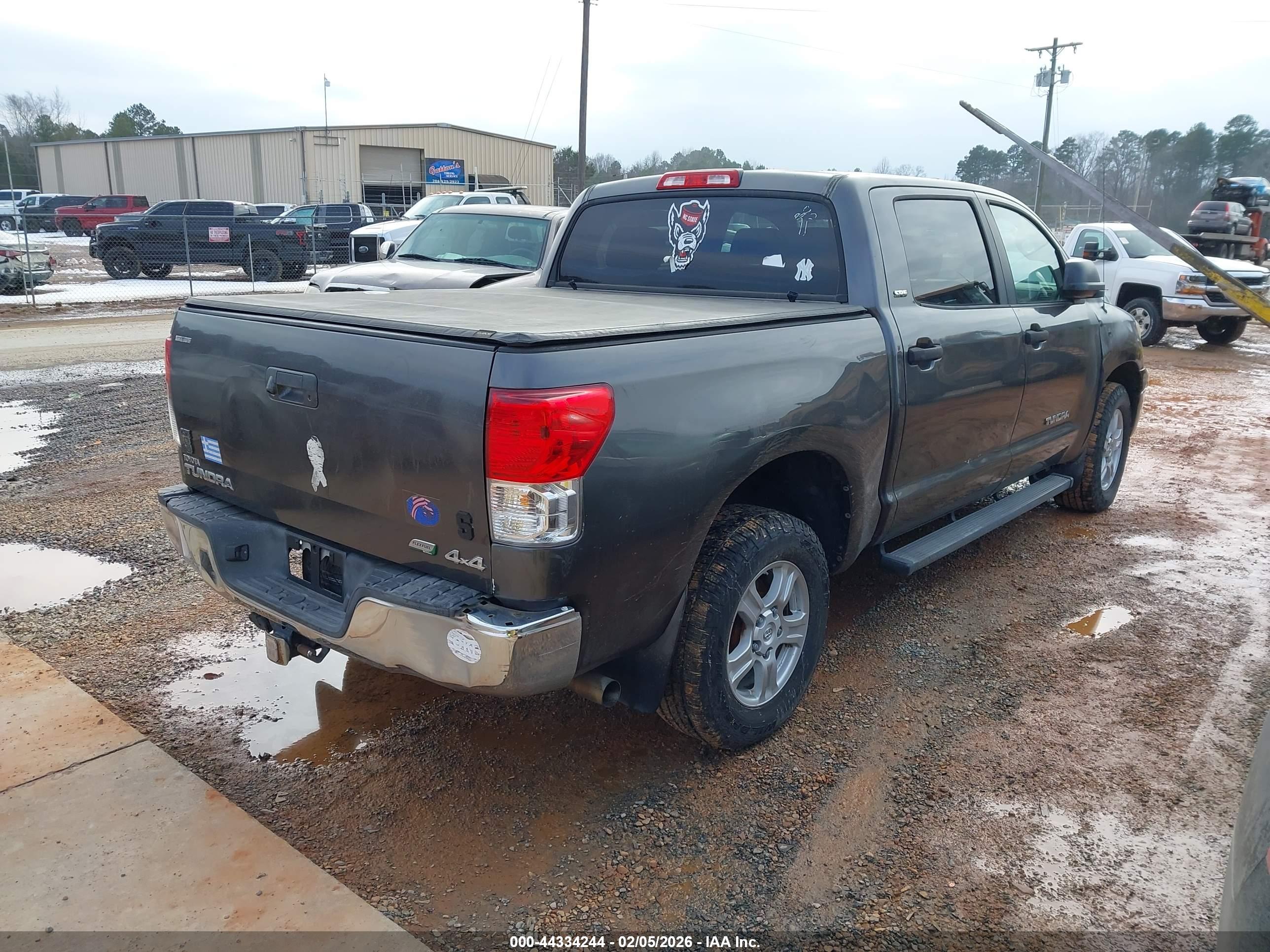 TOYOTA TUNDRA image 4