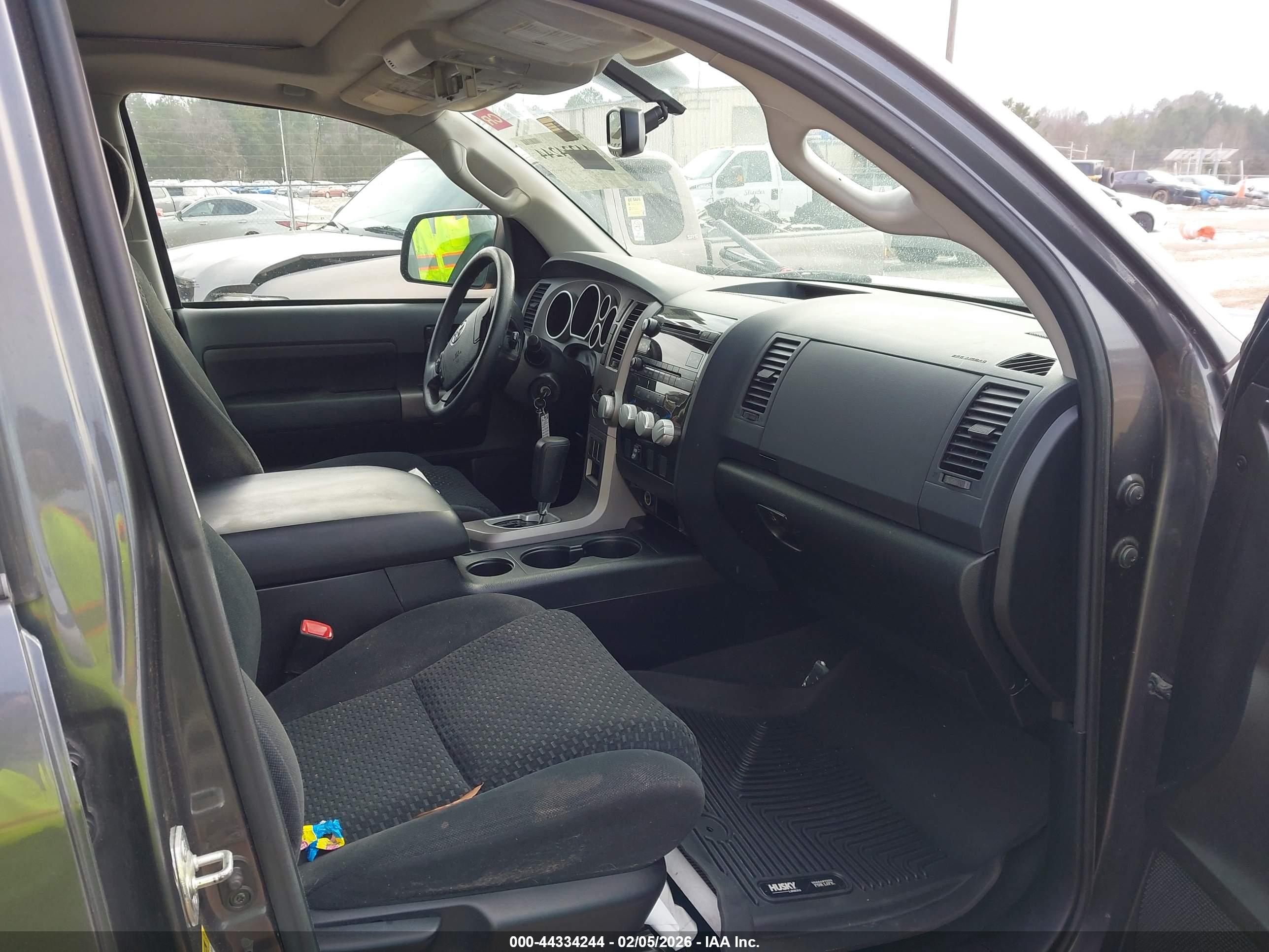 TOYOTA TUNDRA image 5