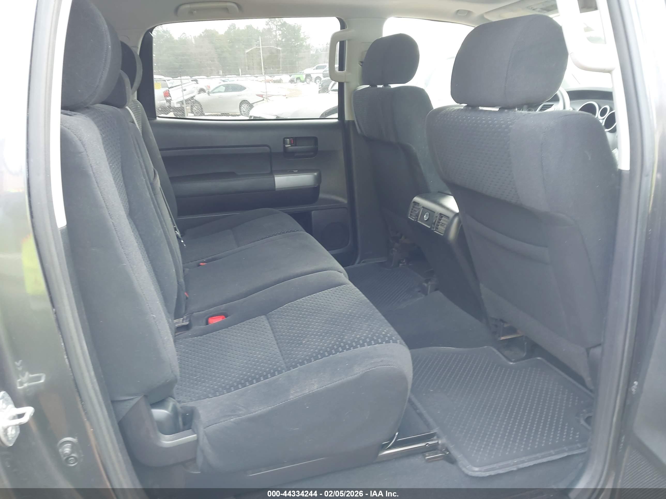 TOYOTA TUNDRA image 8