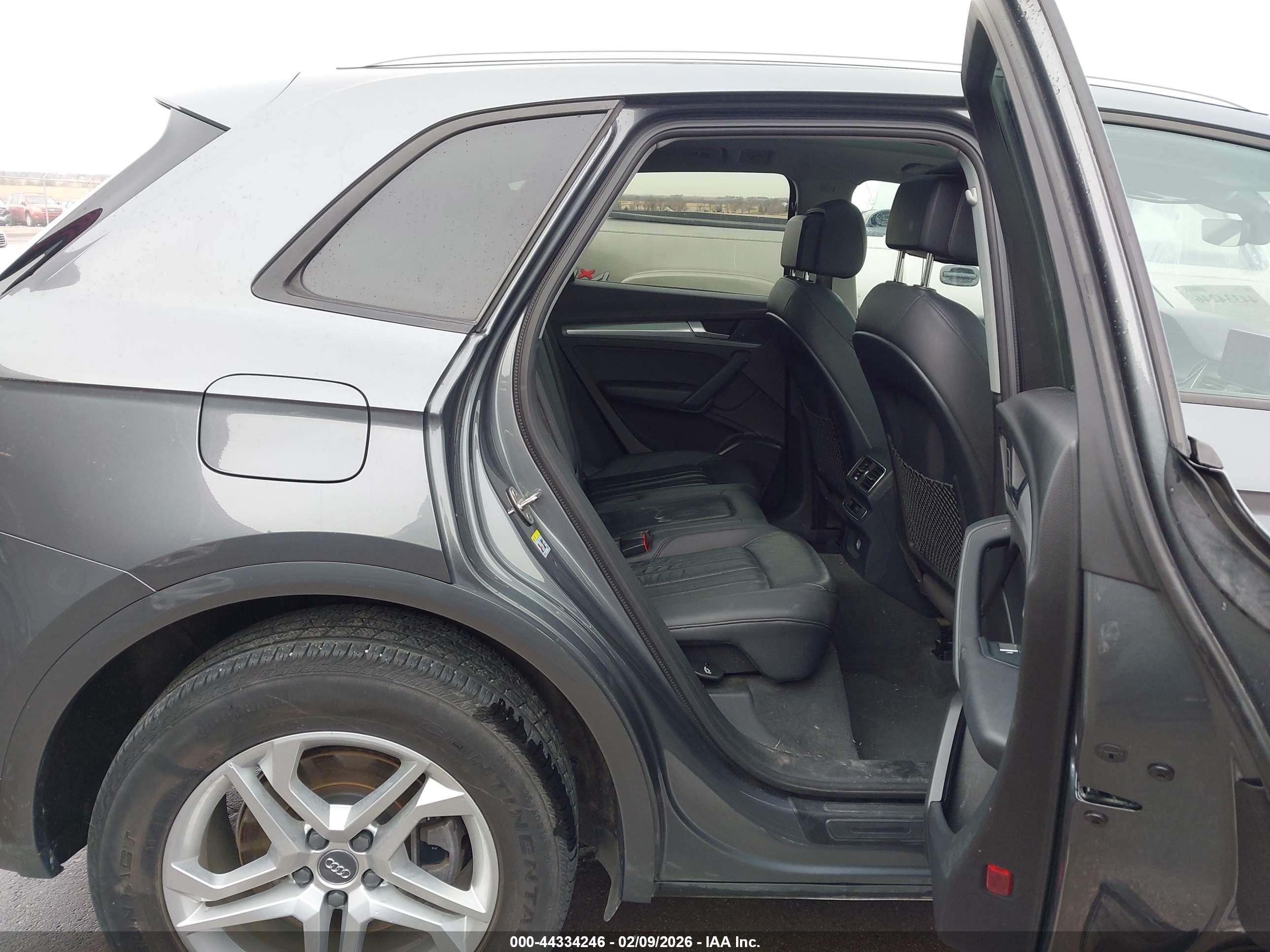 AUDI Q5 image 8