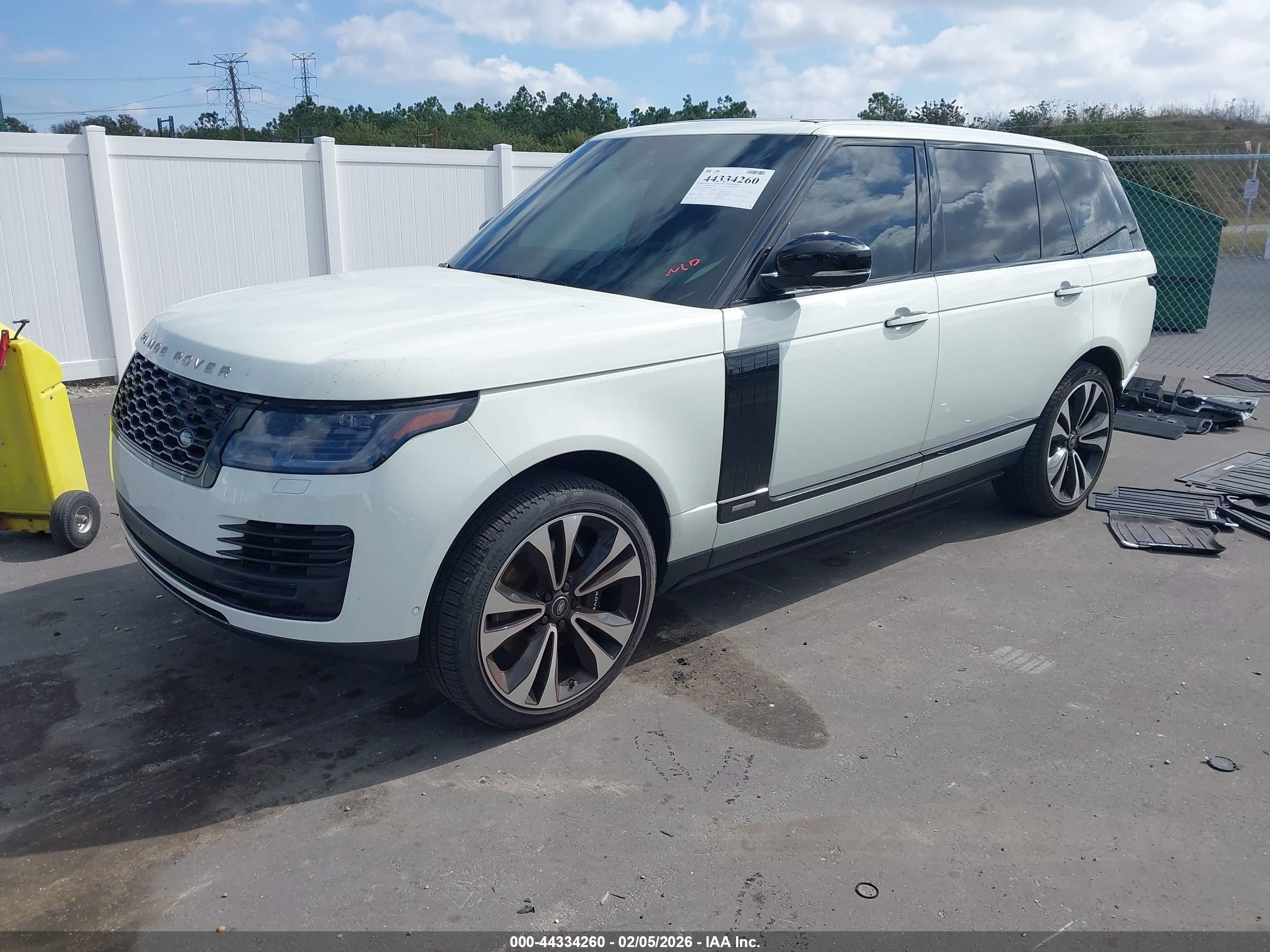 LAND ROVER image 2