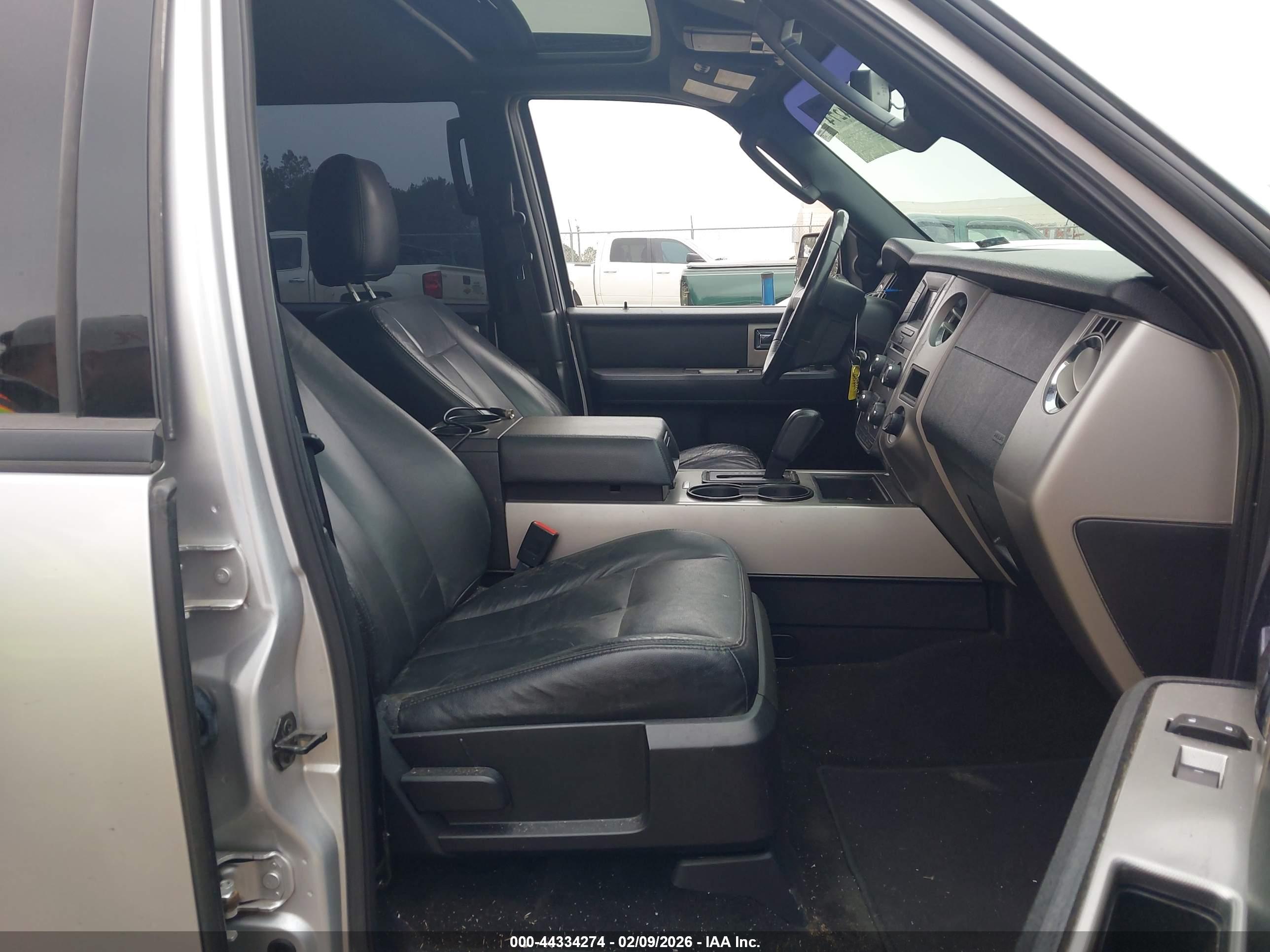 FORD EXPEDITION image 5