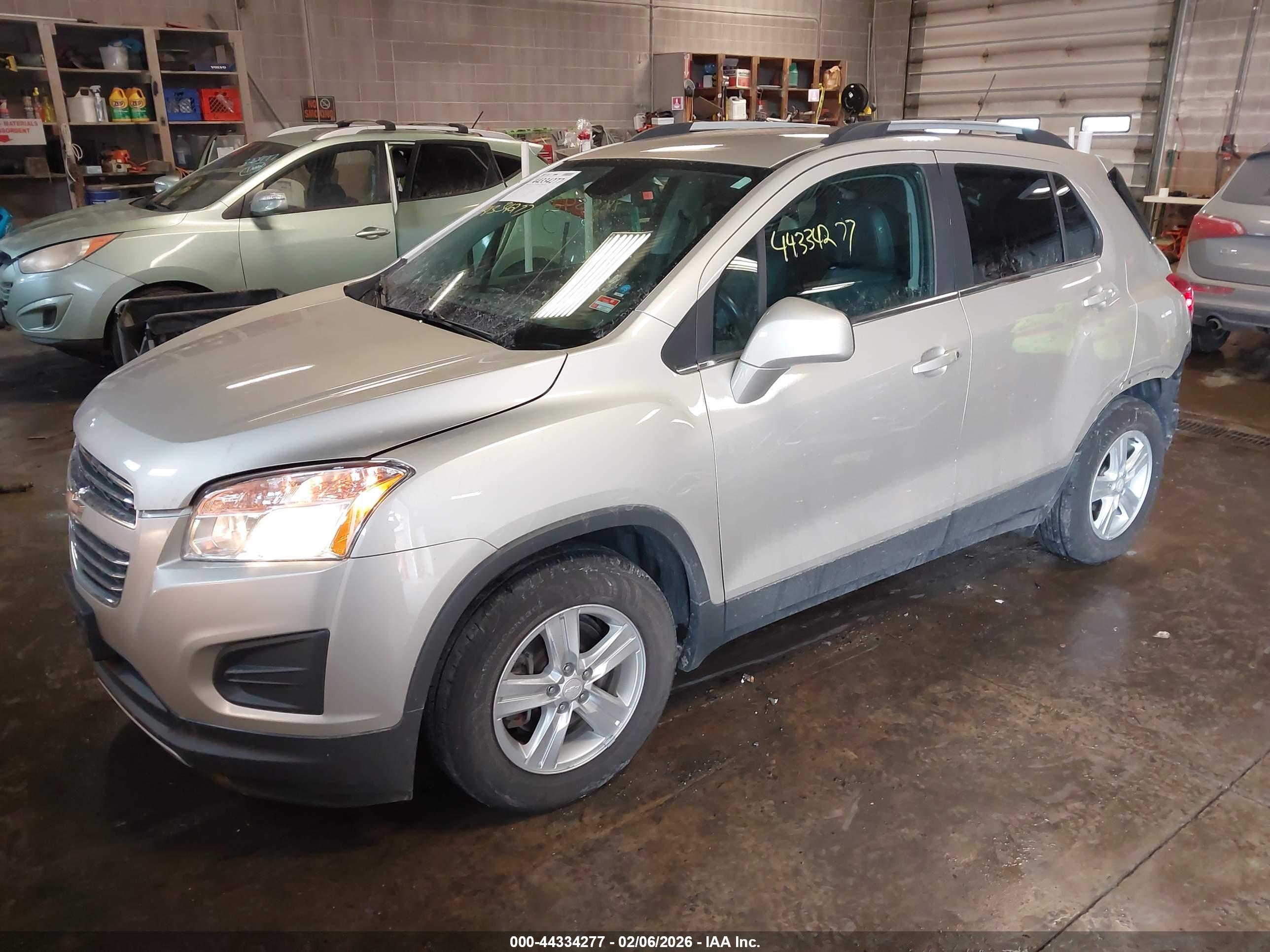 CHEVROLET TRAX image 2