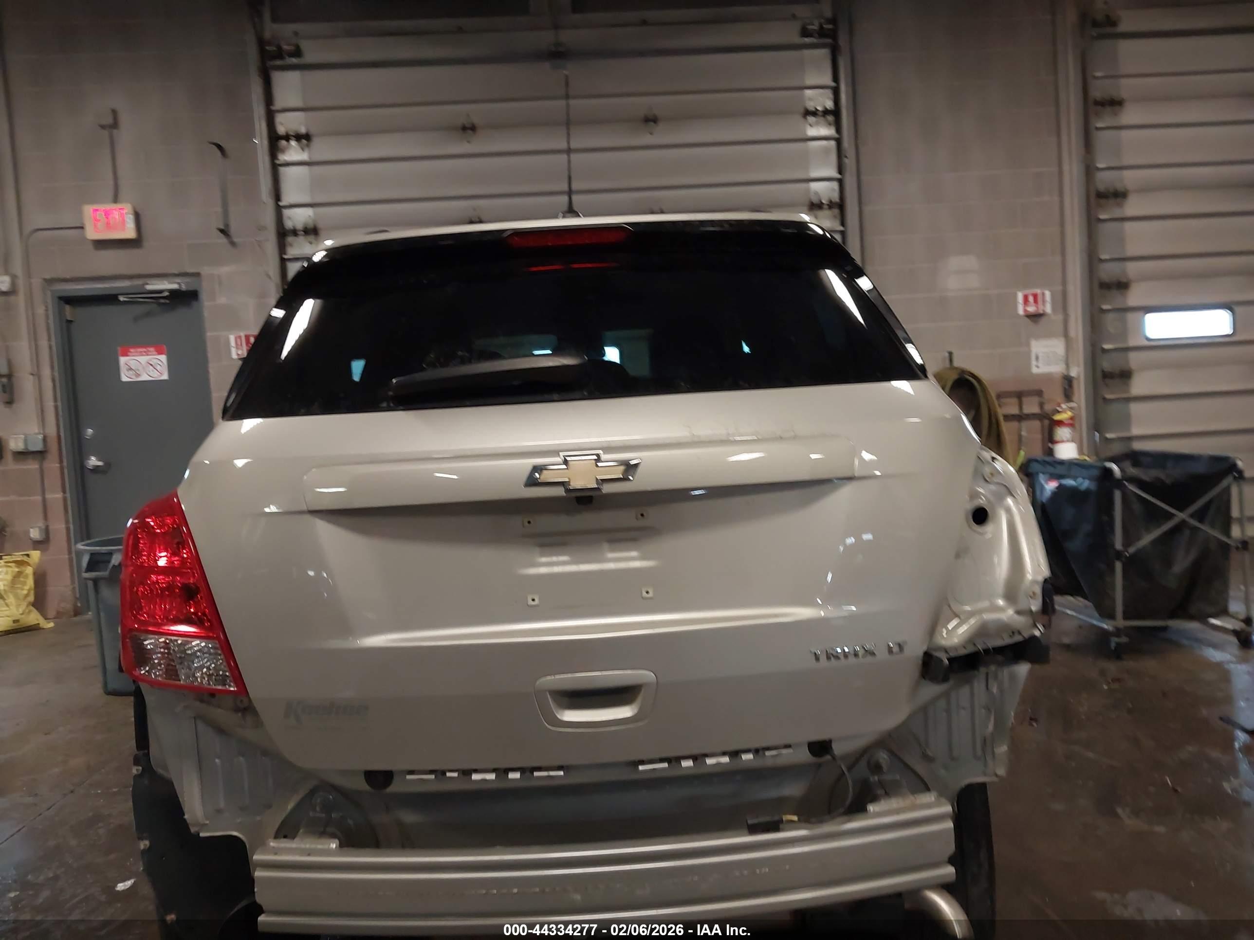 CHEVROLET TRAX image 6