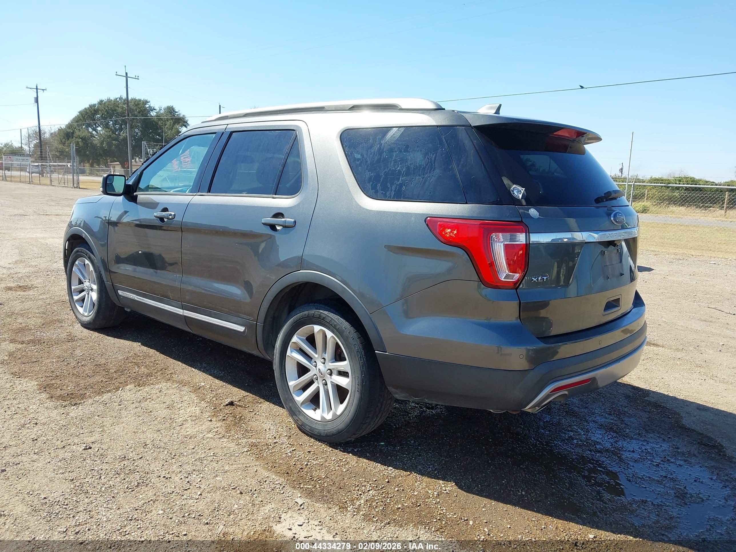 FORD EXPLORER image 3