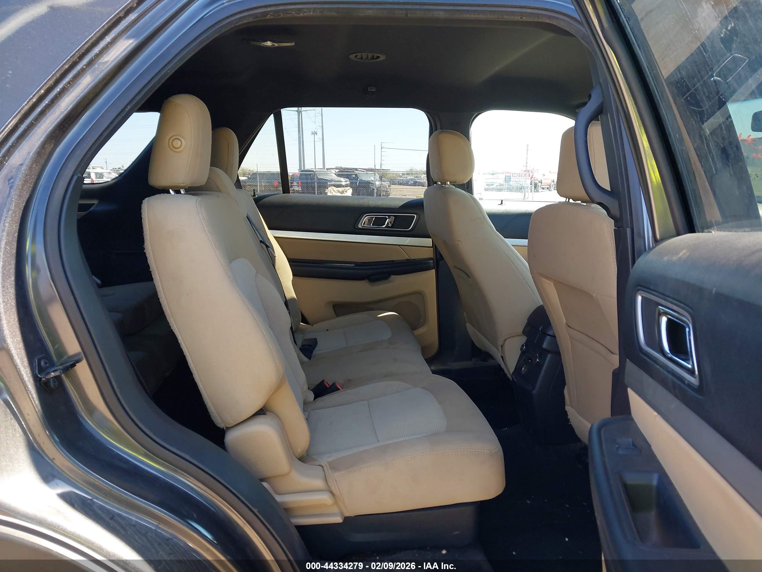 FORD EXPLORER image 8