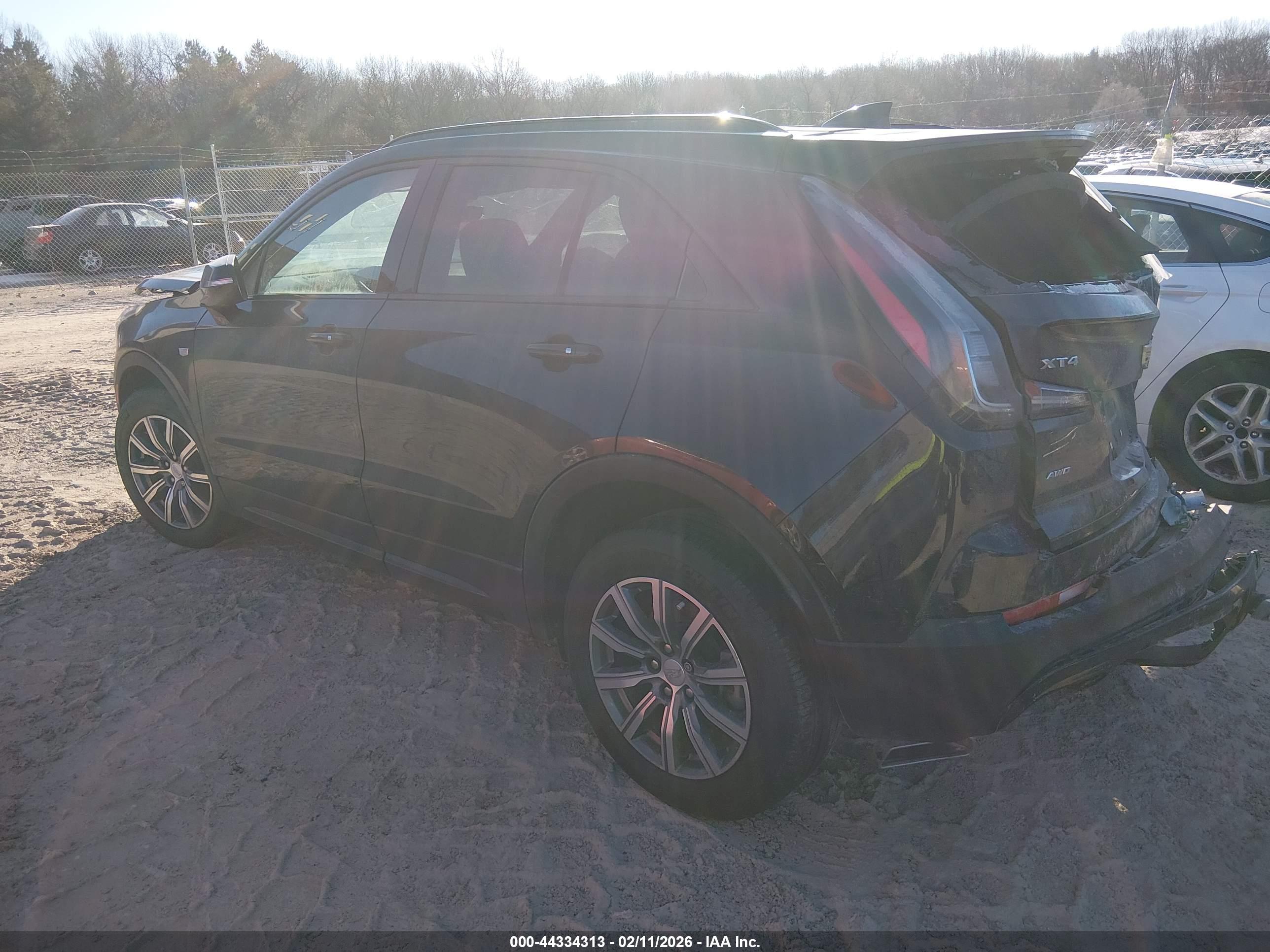 CADILLAC XT4 image 3