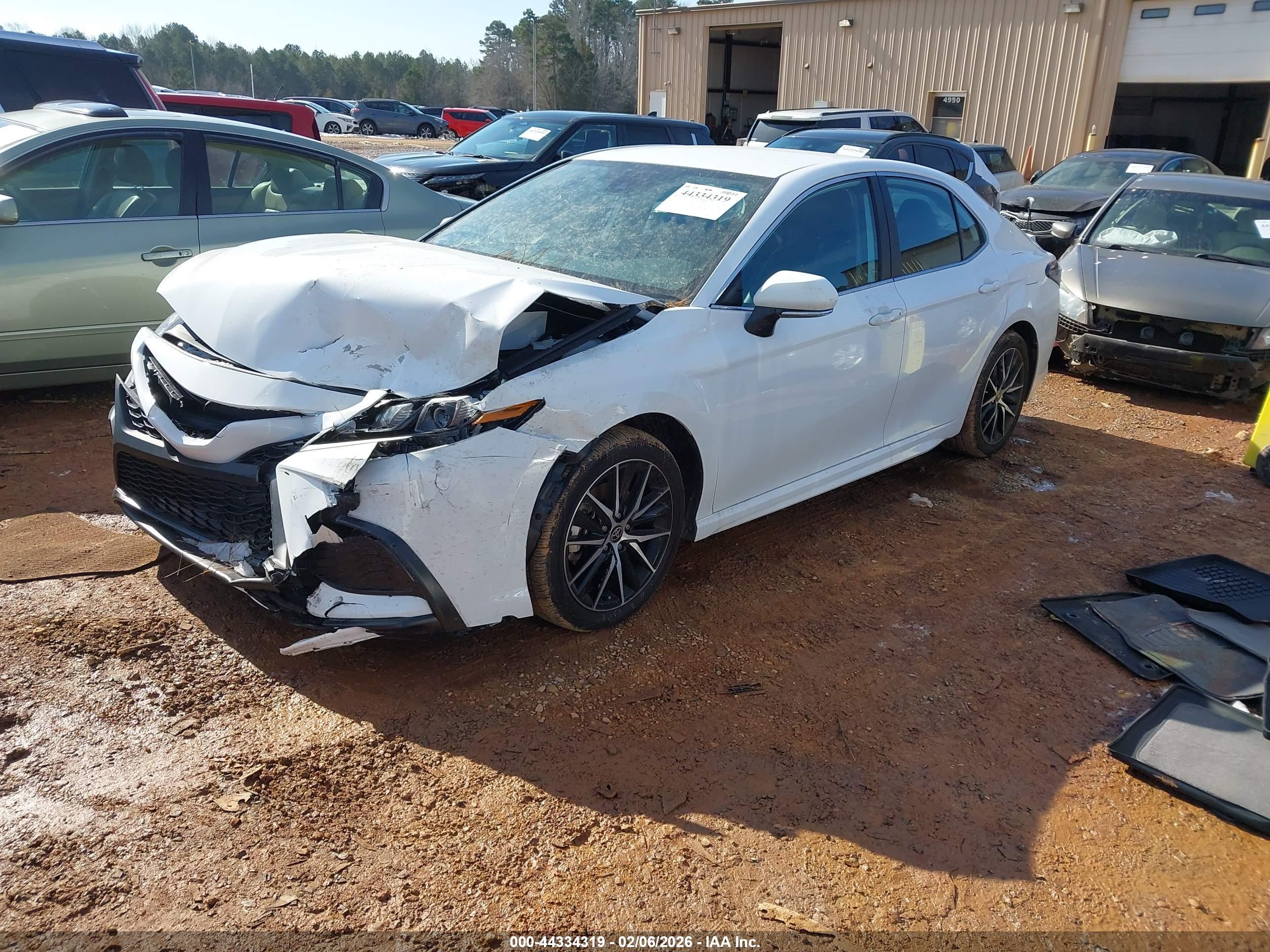 TOYOTA CAMRY image 2