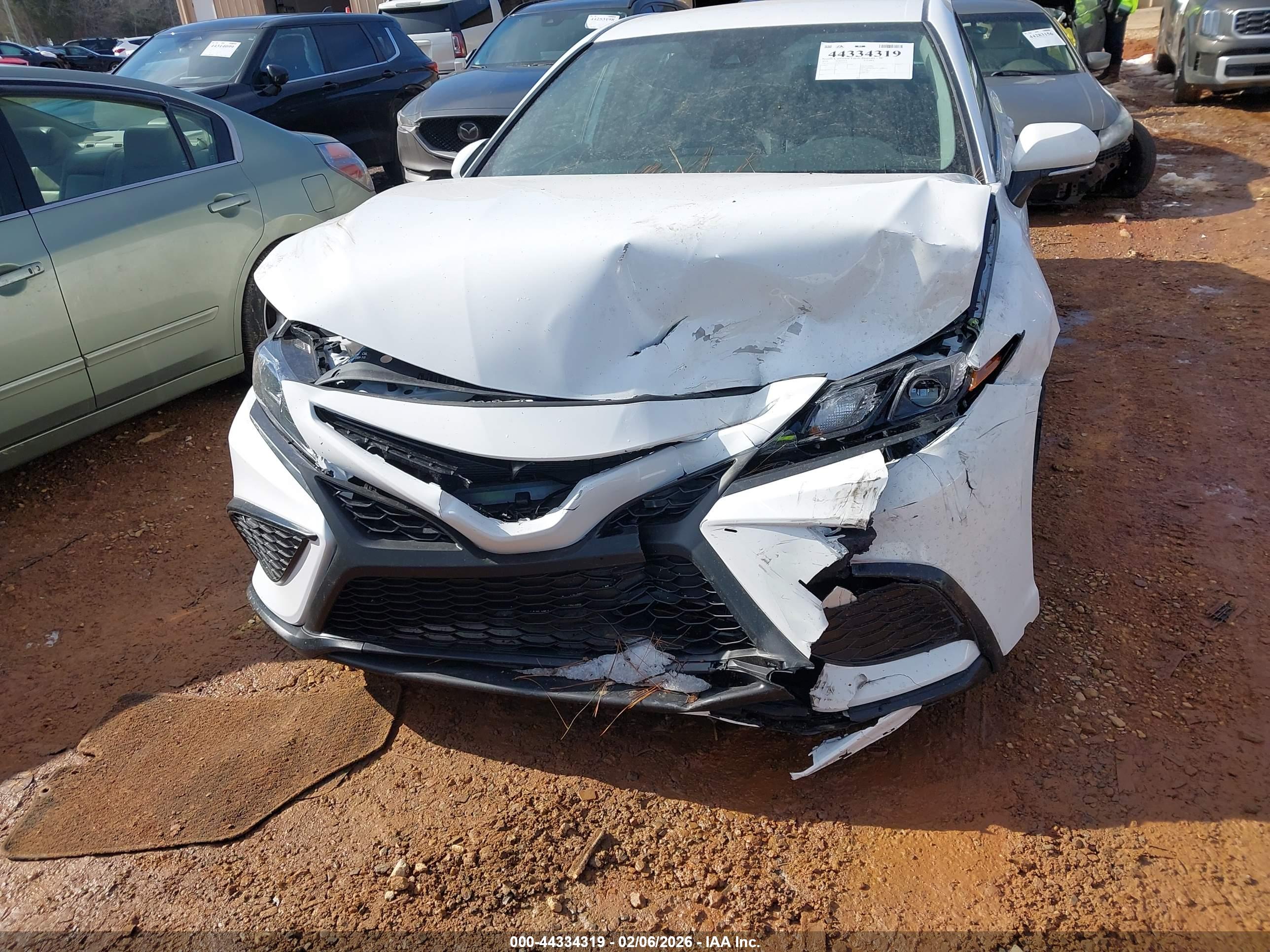 TOYOTA CAMRY image 6