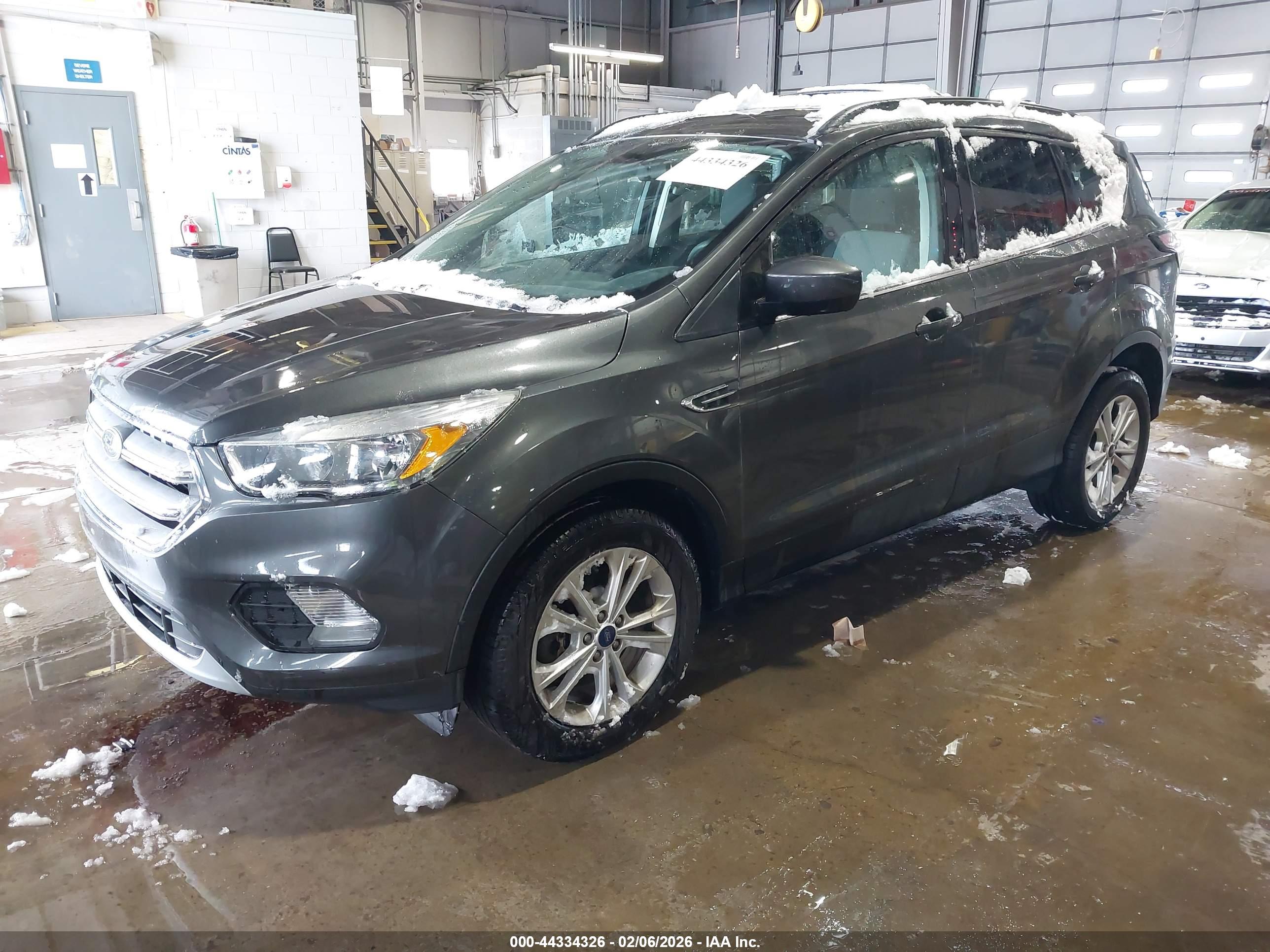 FORD ESCAPE image 2