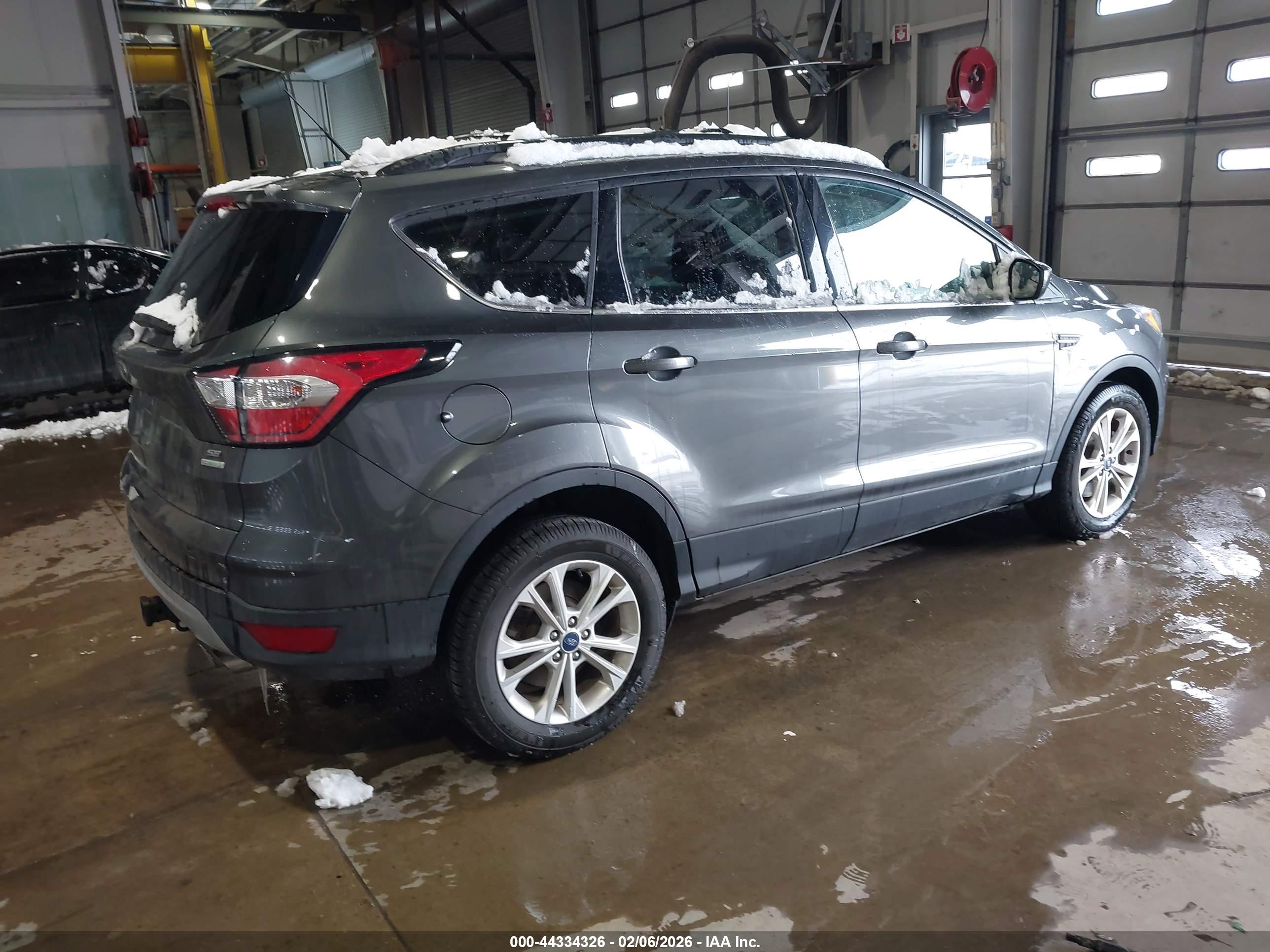 FORD ESCAPE image 4