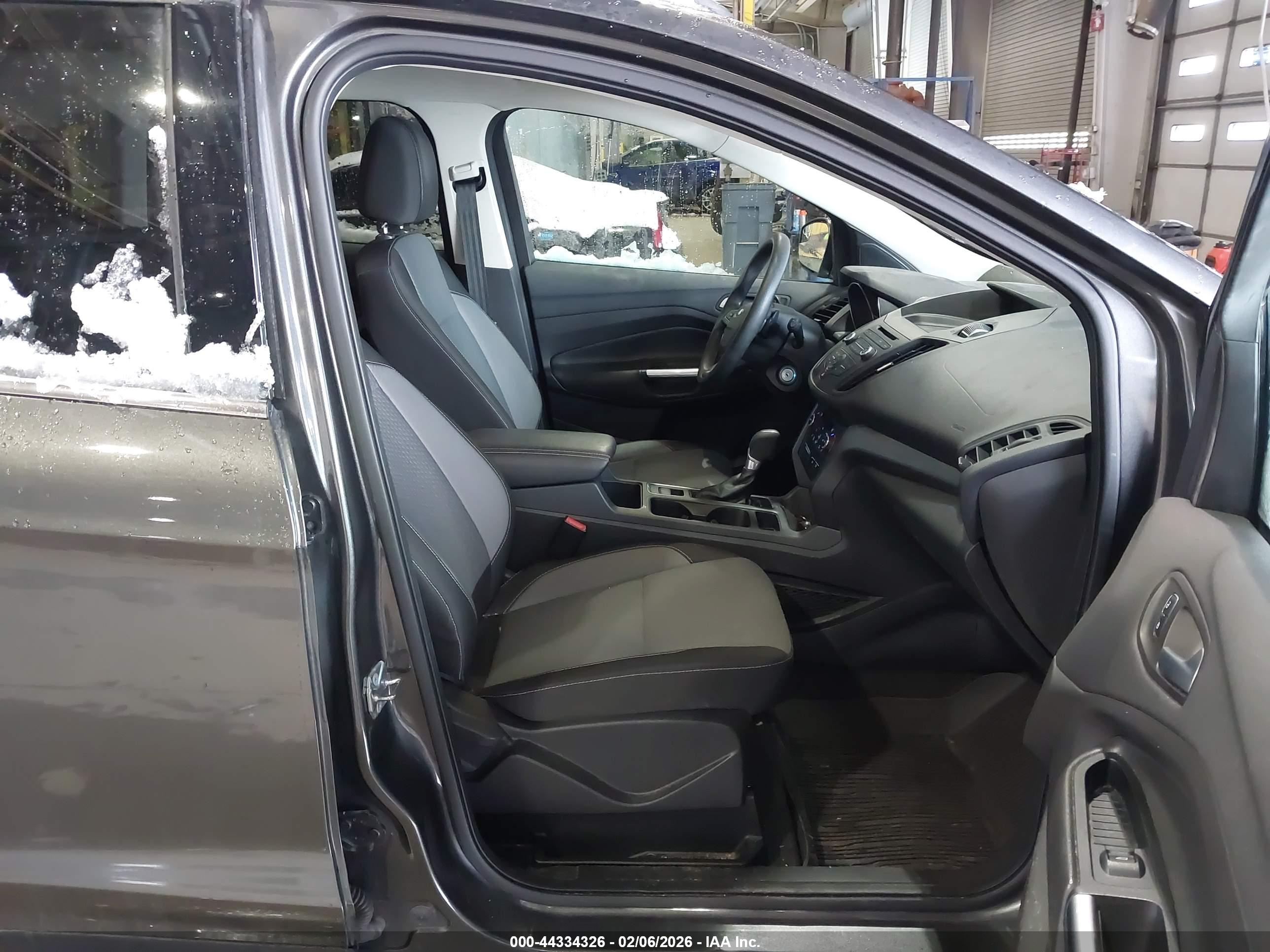 FORD ESCAPE image 5