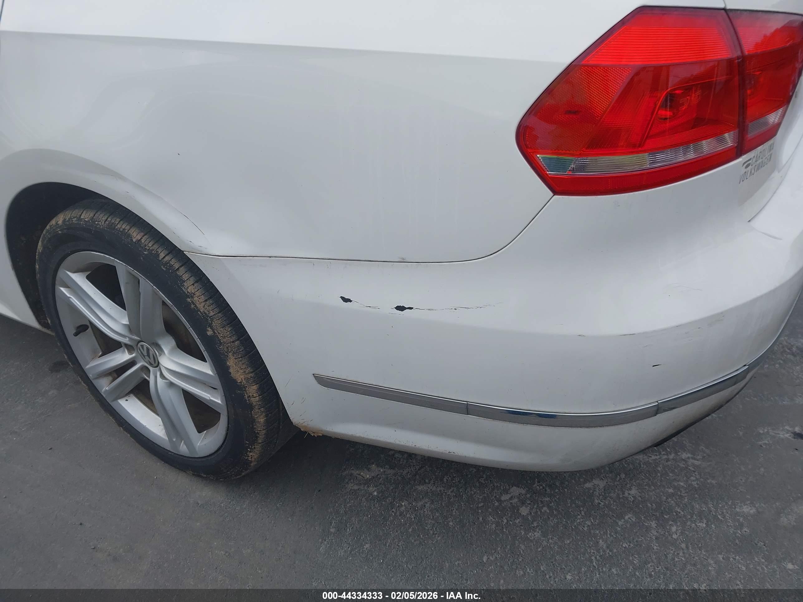 VOLKSWAGEN PASSAT image 6