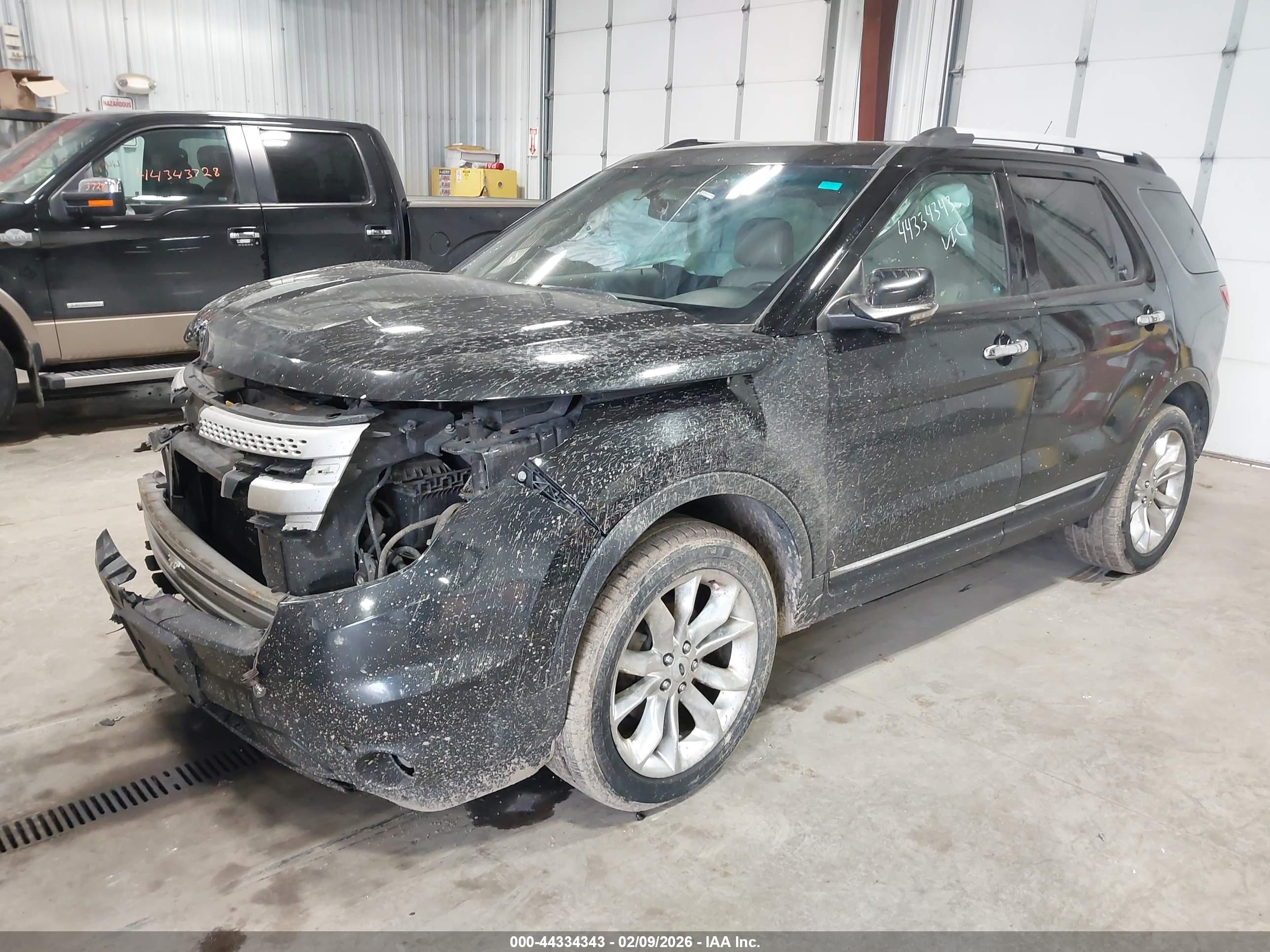 FORD EXPLORER image 2