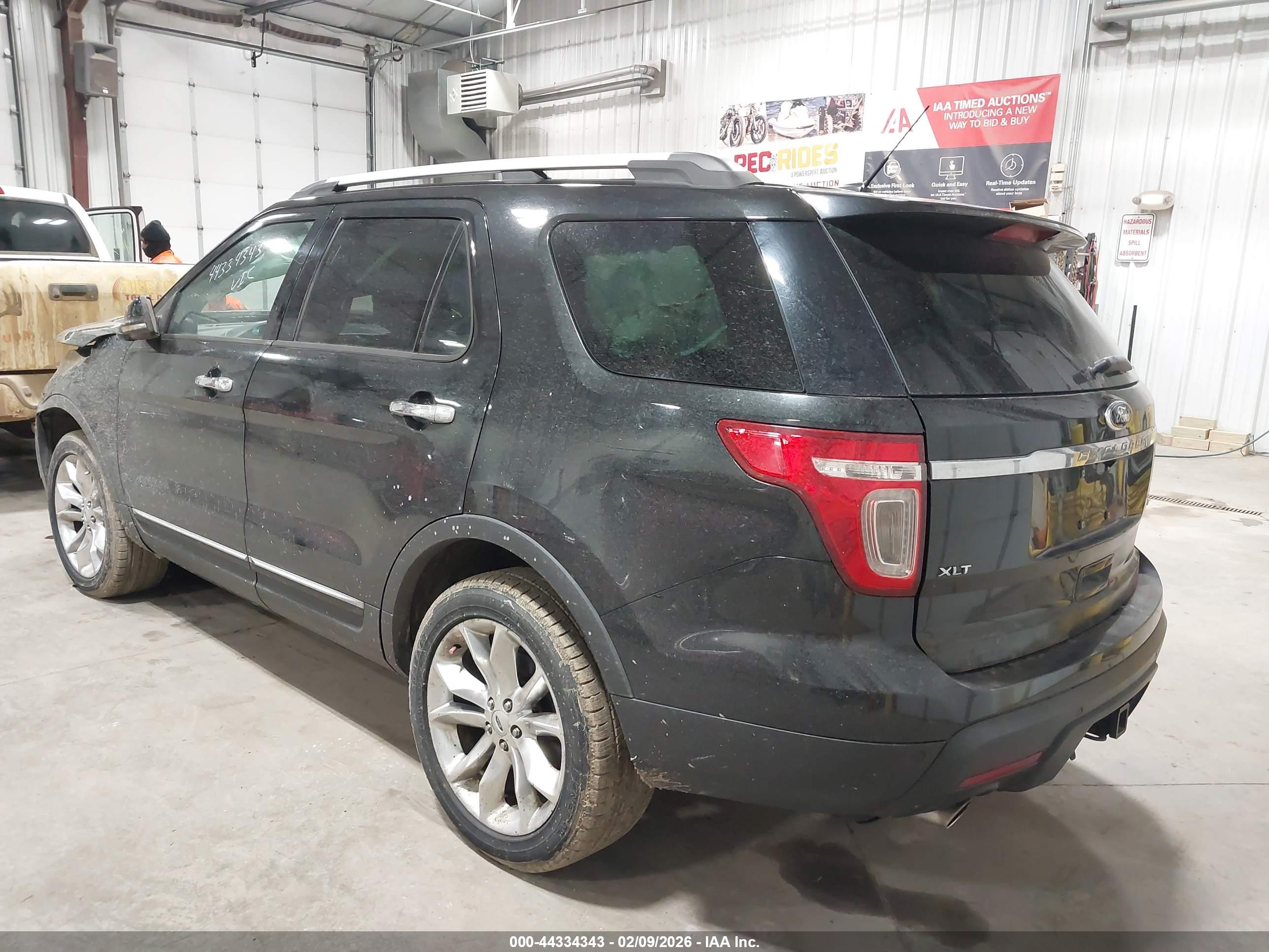 FORD EXPLORER image 3