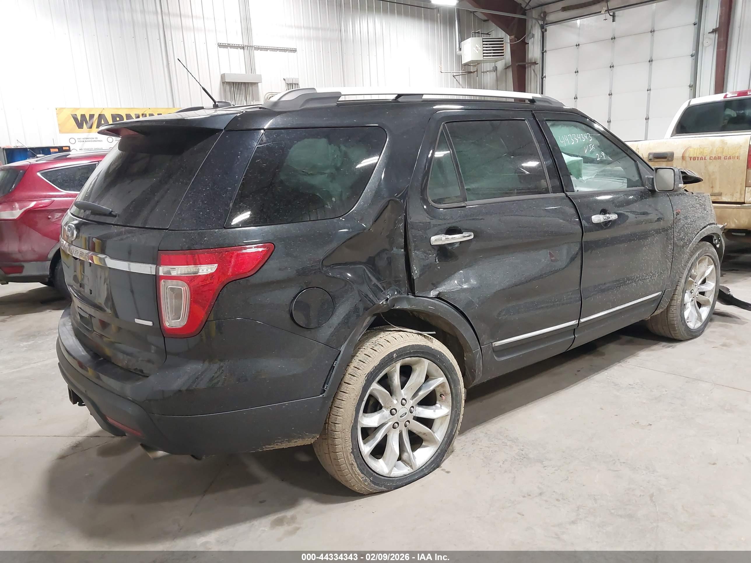 FORD EXPLORER image 4
