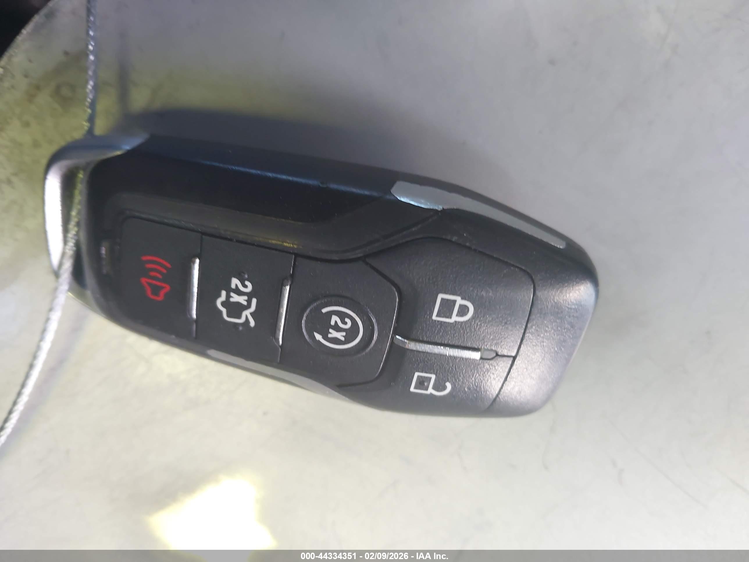 FORD FUSION image 11