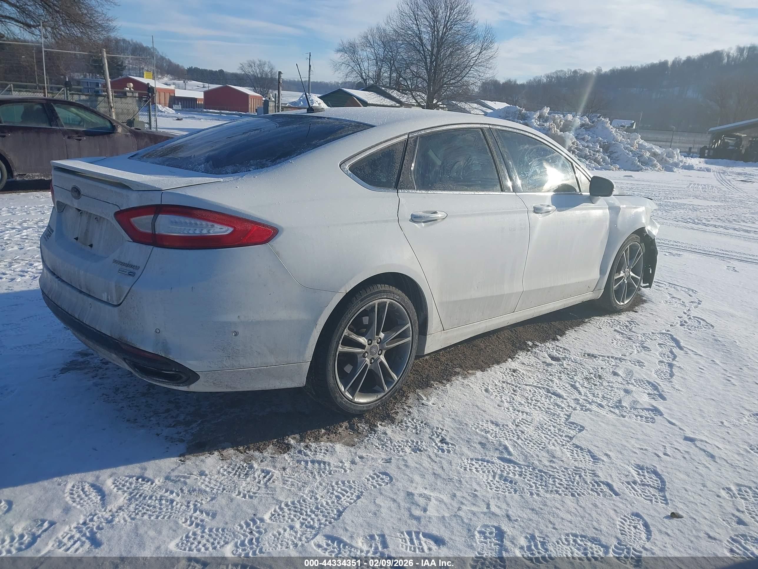 FORD FUSION image 4