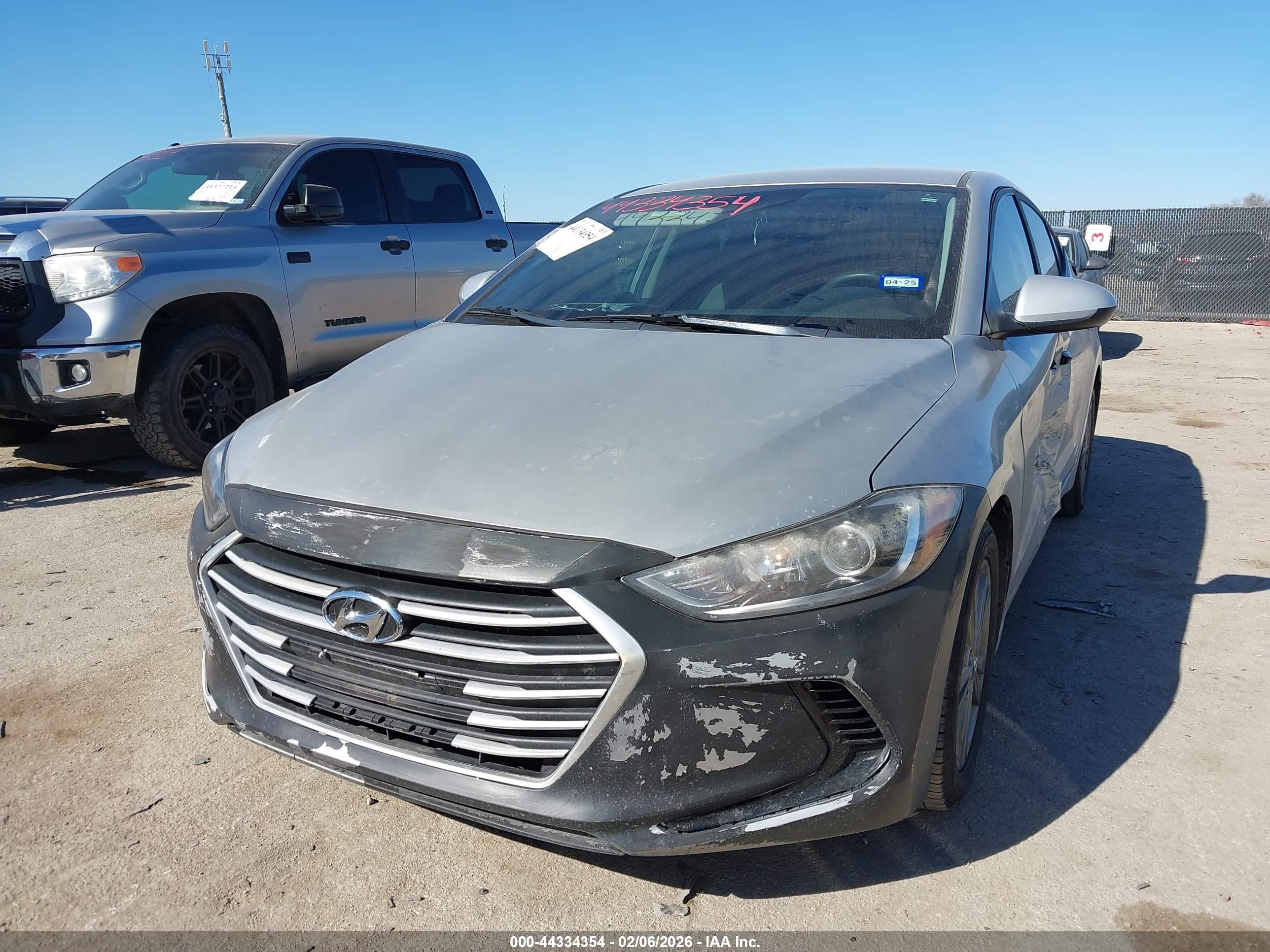 HYUNDAI ELANTRA image 2