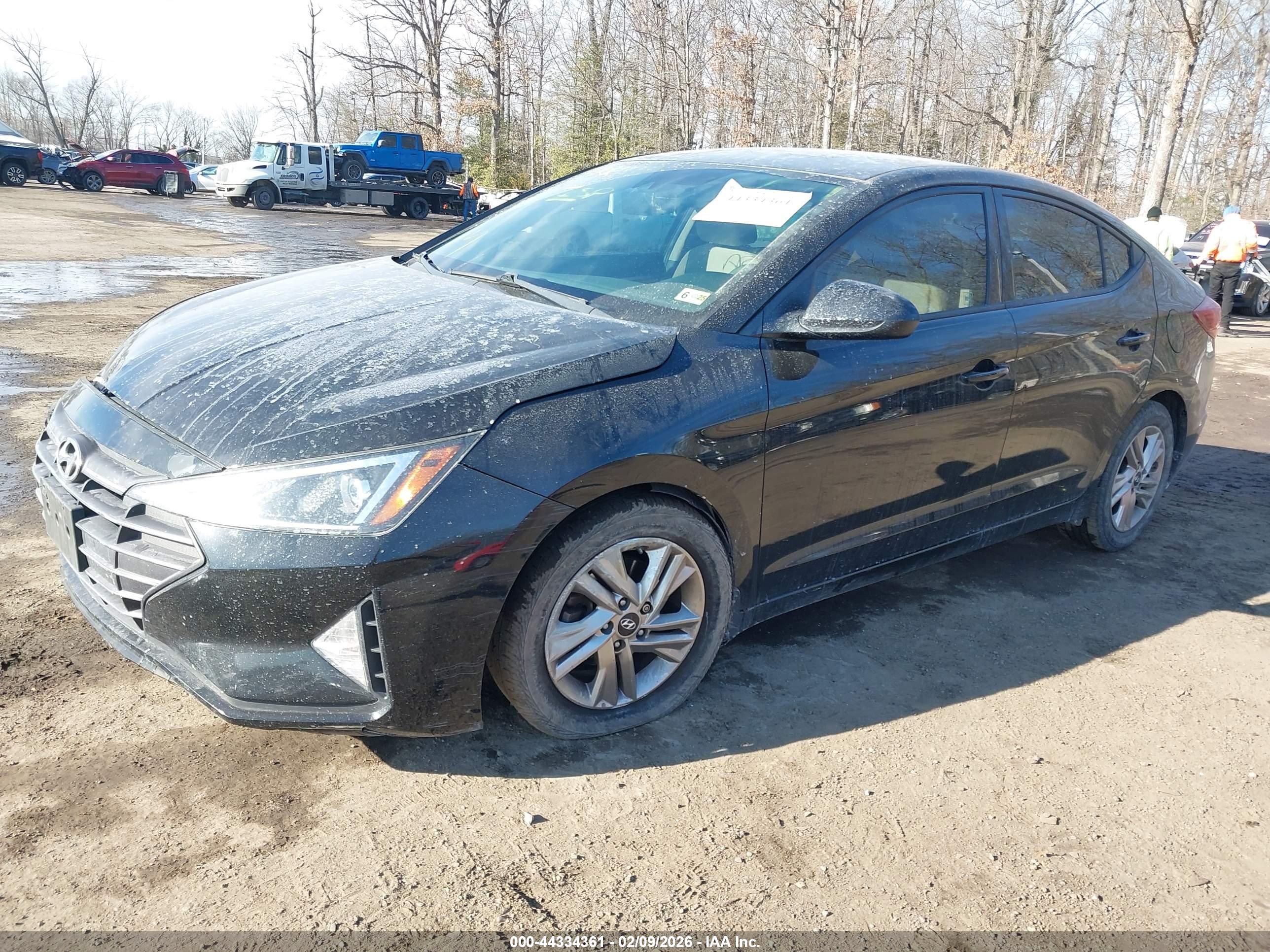 HYUNDAI ELANTRA image 2