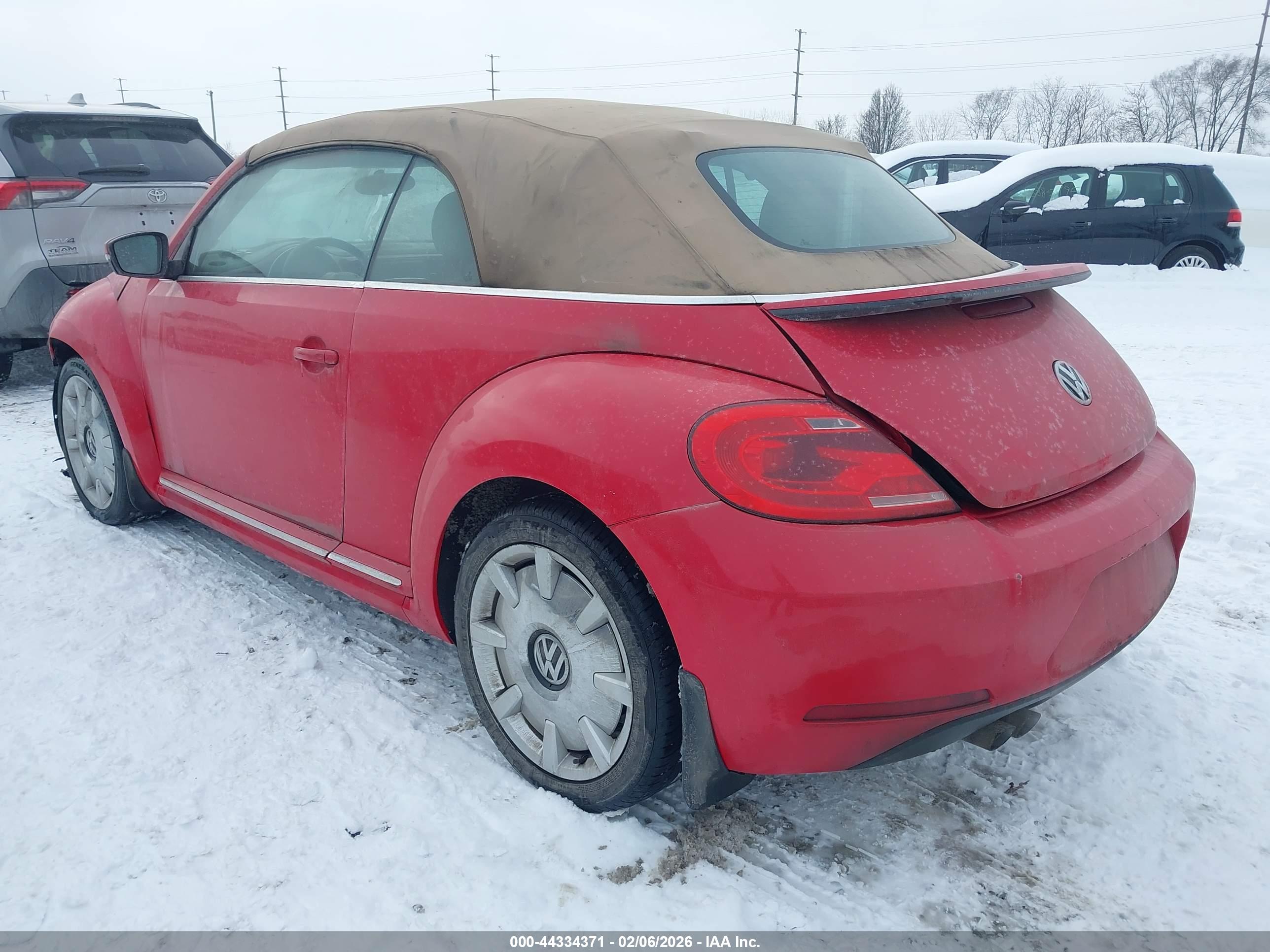 VOLKSWAGEN BEETLE image 3