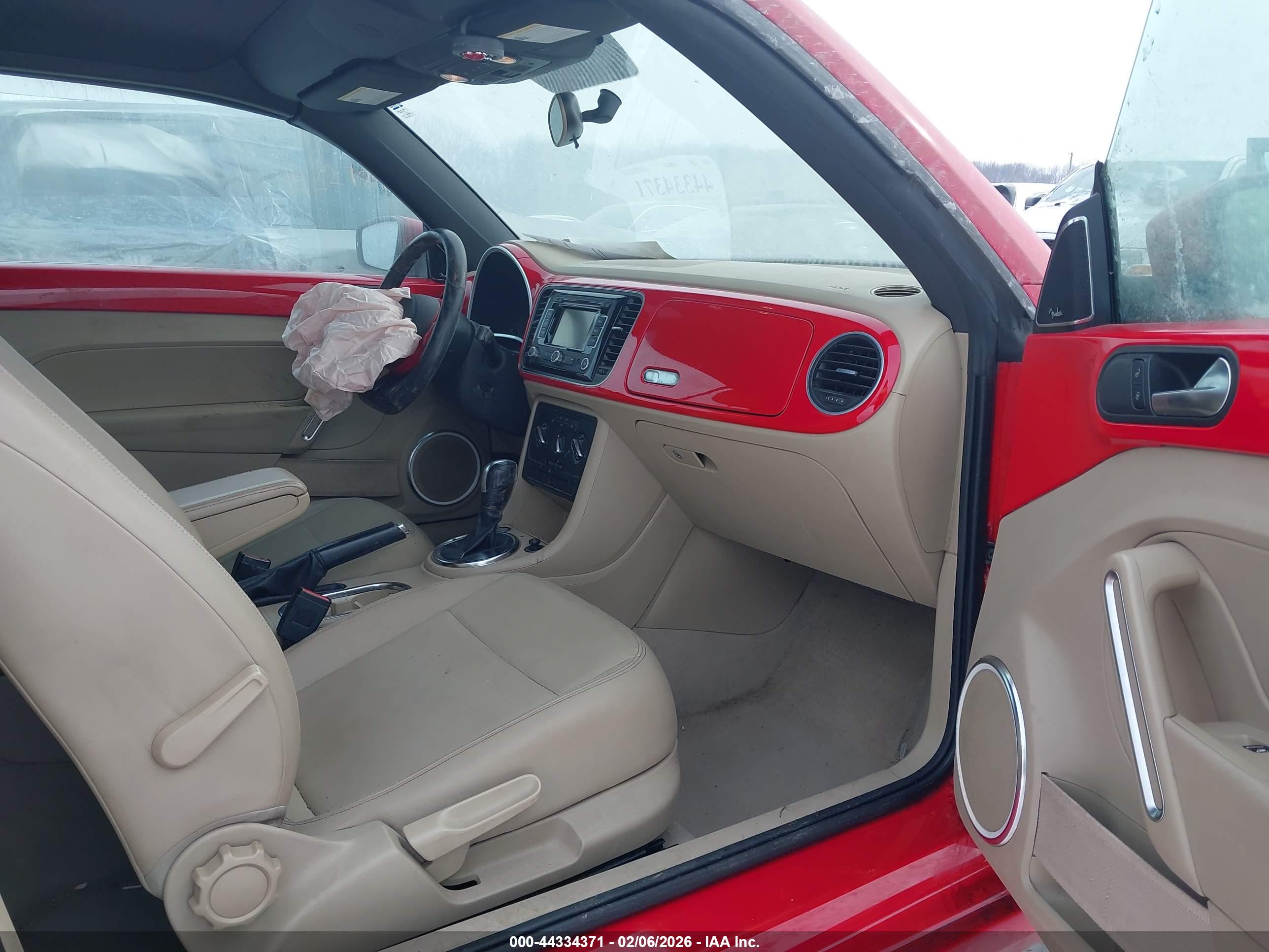 VOLKSWAGEN BEETLE image 5