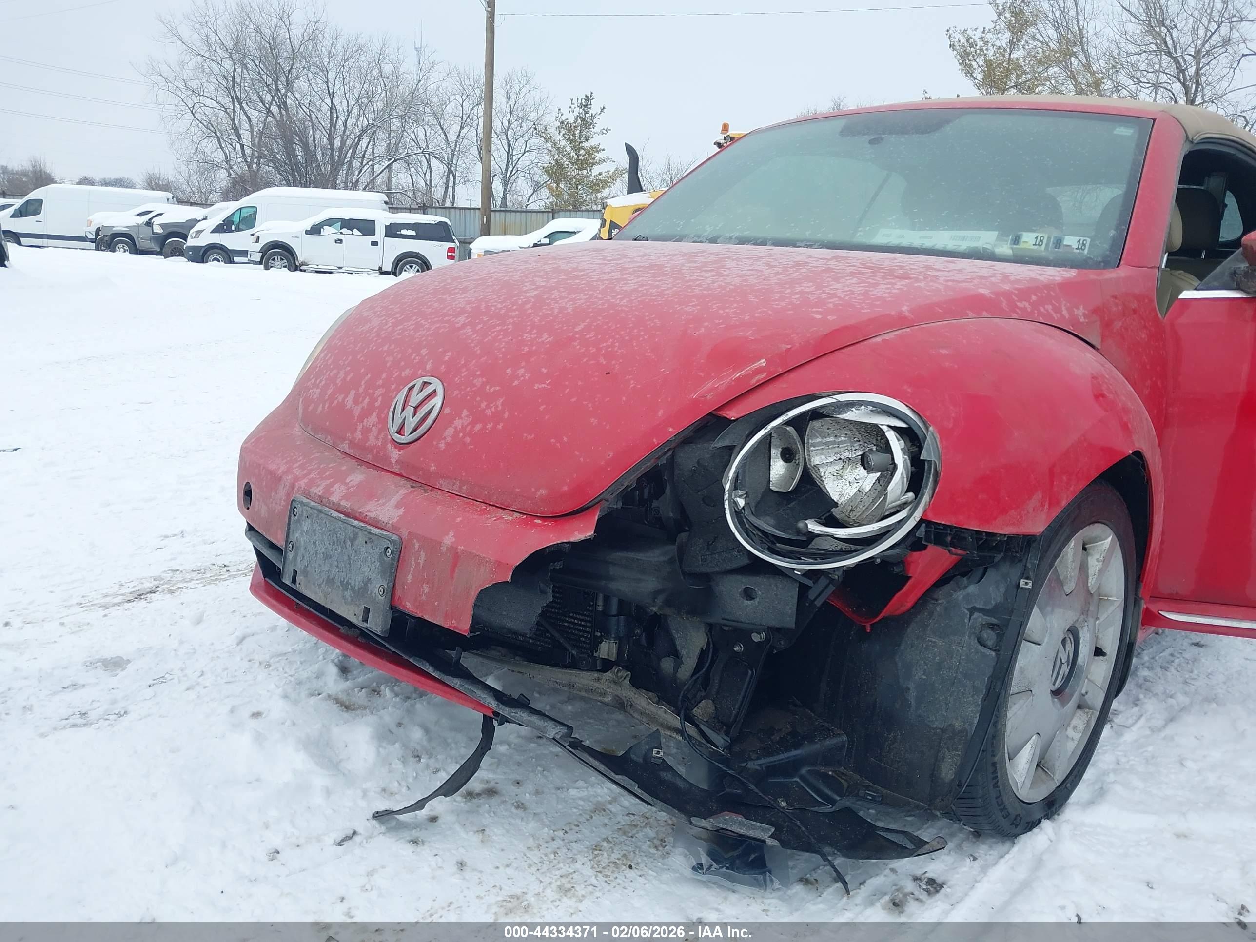 VOLKSWAGEN BEETLE image 6