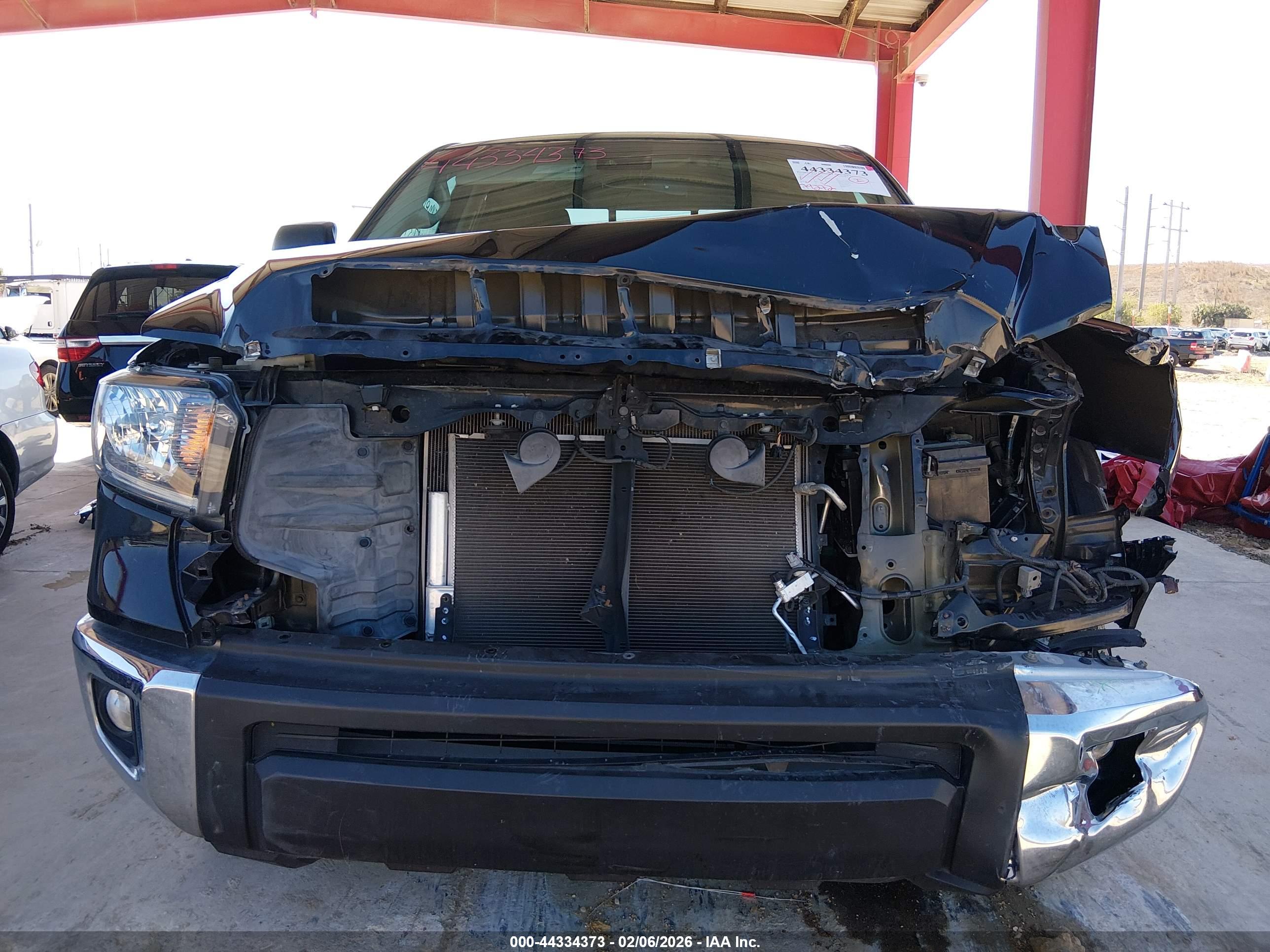 TOYOTA TUNDRA image 6