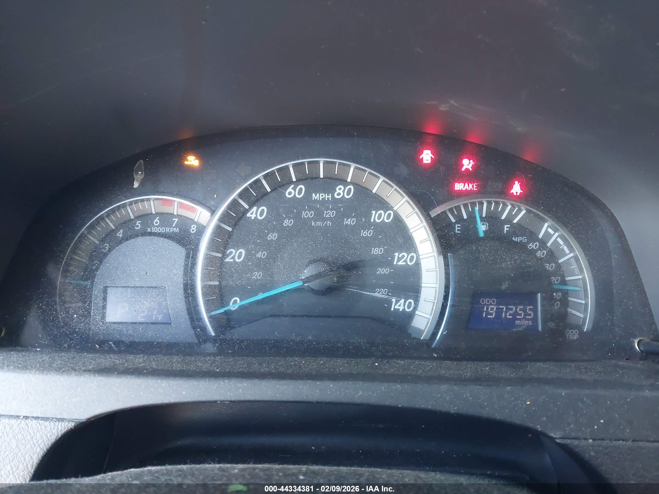 TOYOTA CAMRY image 7