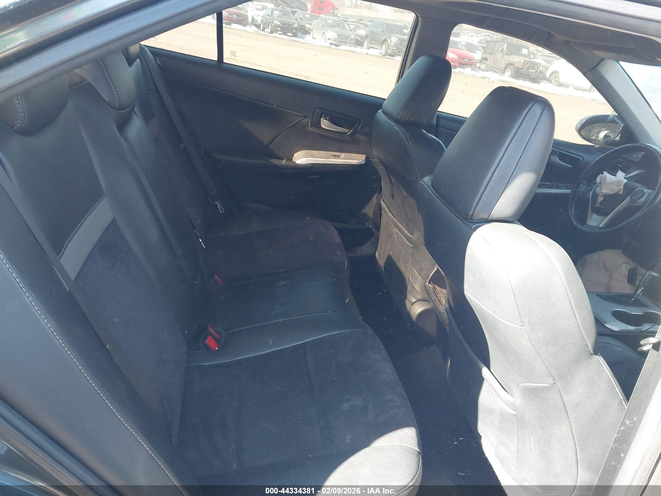 TOYOTA CAMRY image 8