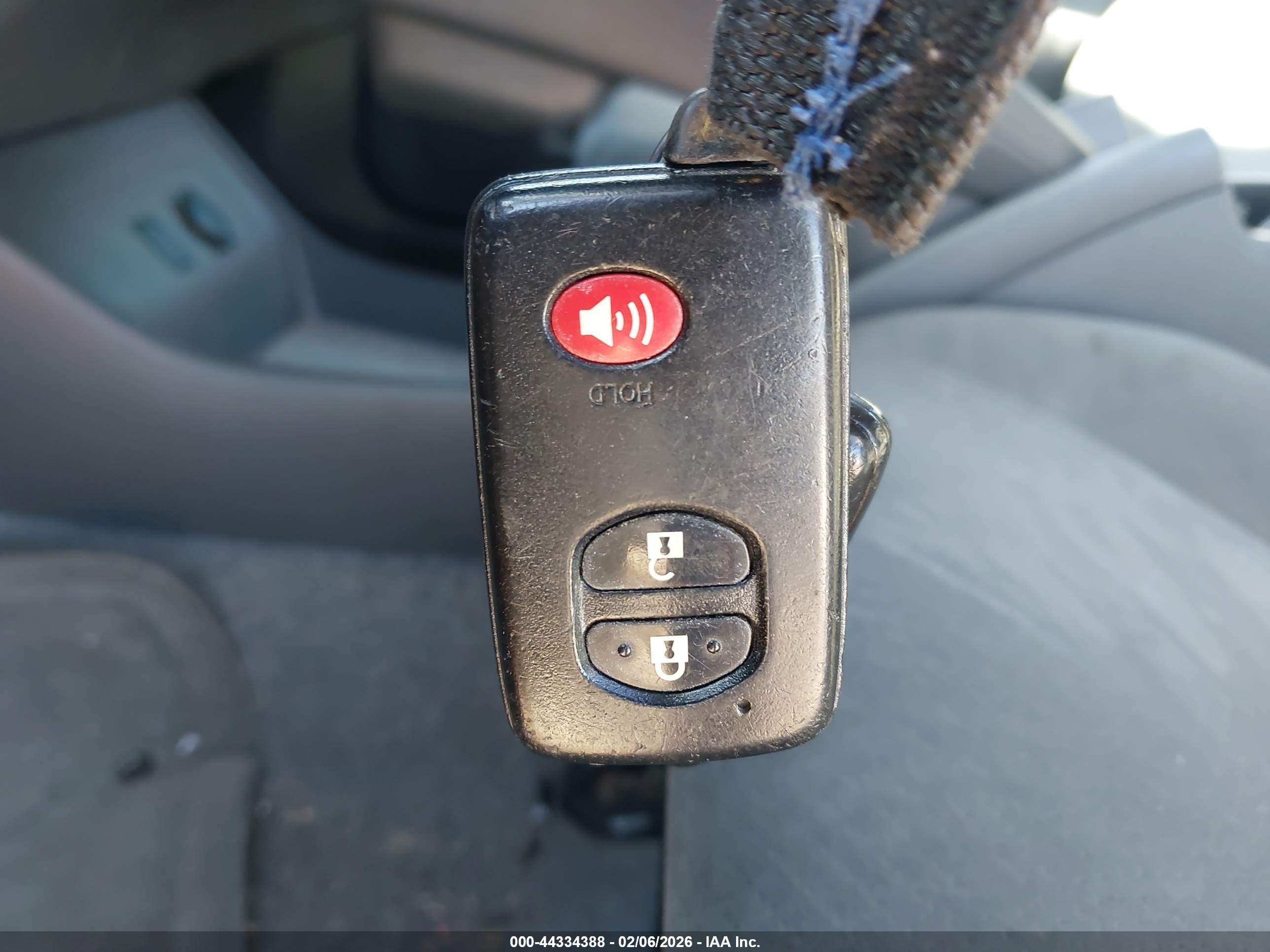TOYOTA PRIUS image 11