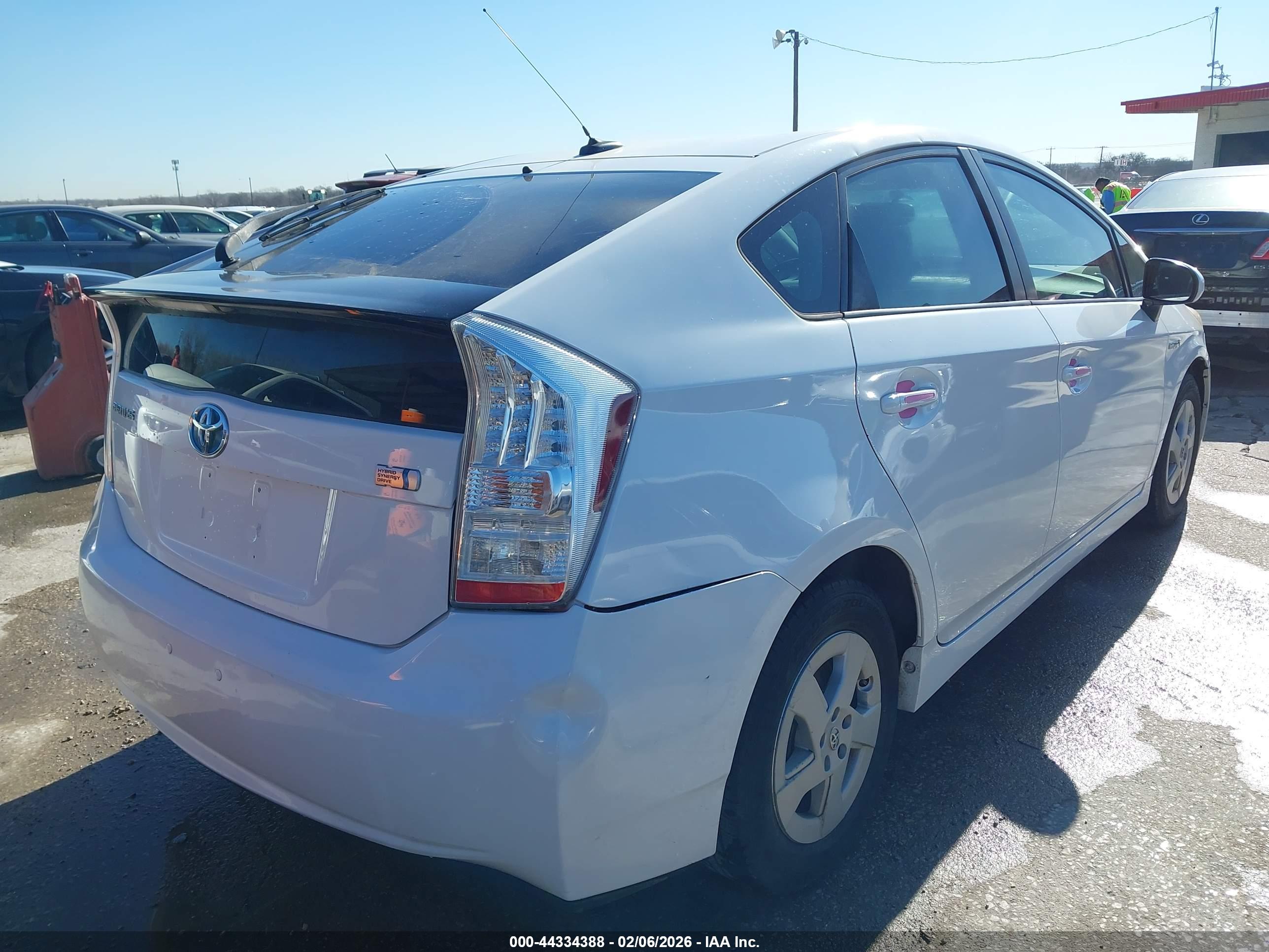 TOYOTA PRIUS image 4