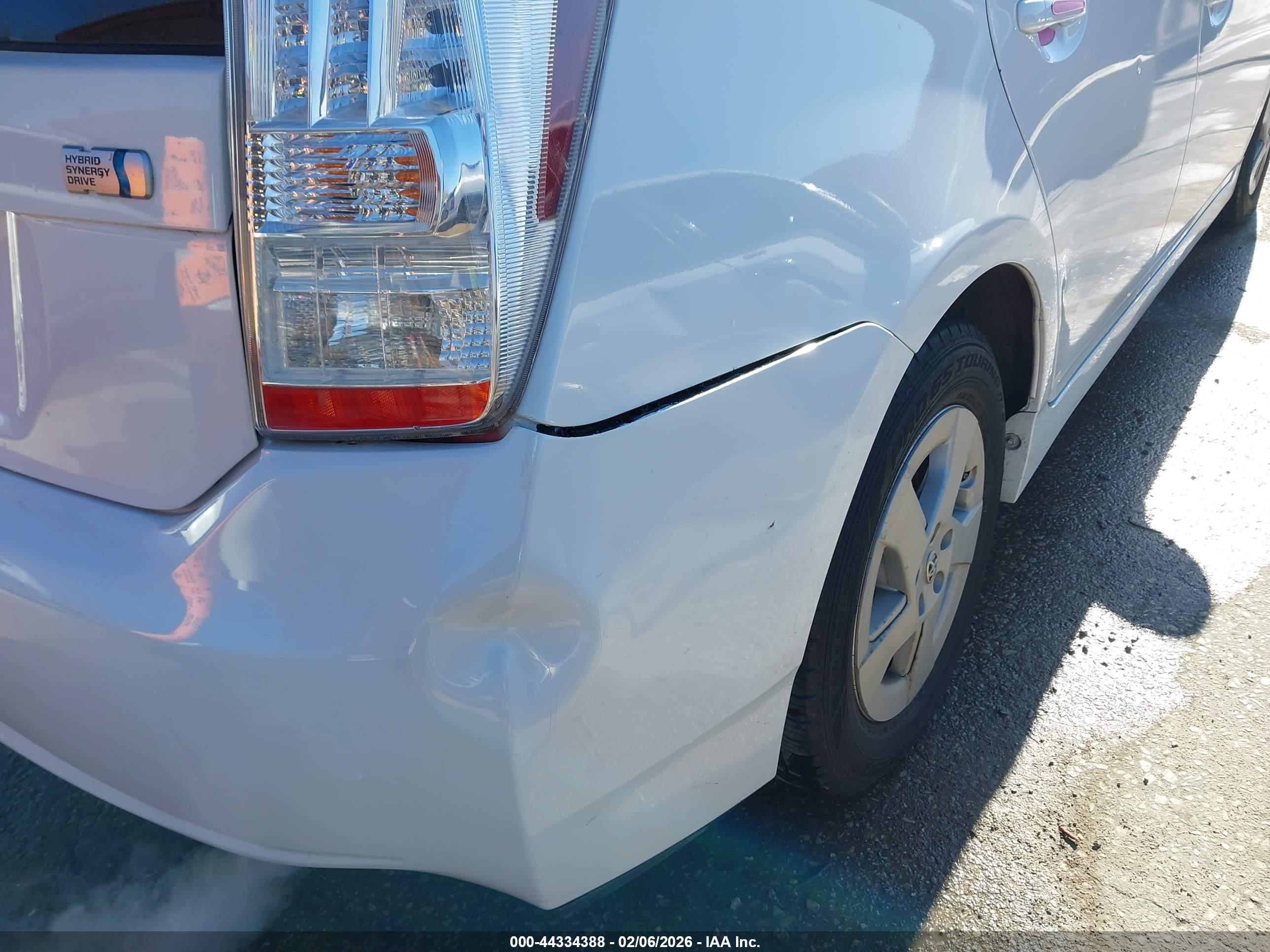 TOYOTA PRIUS image 6