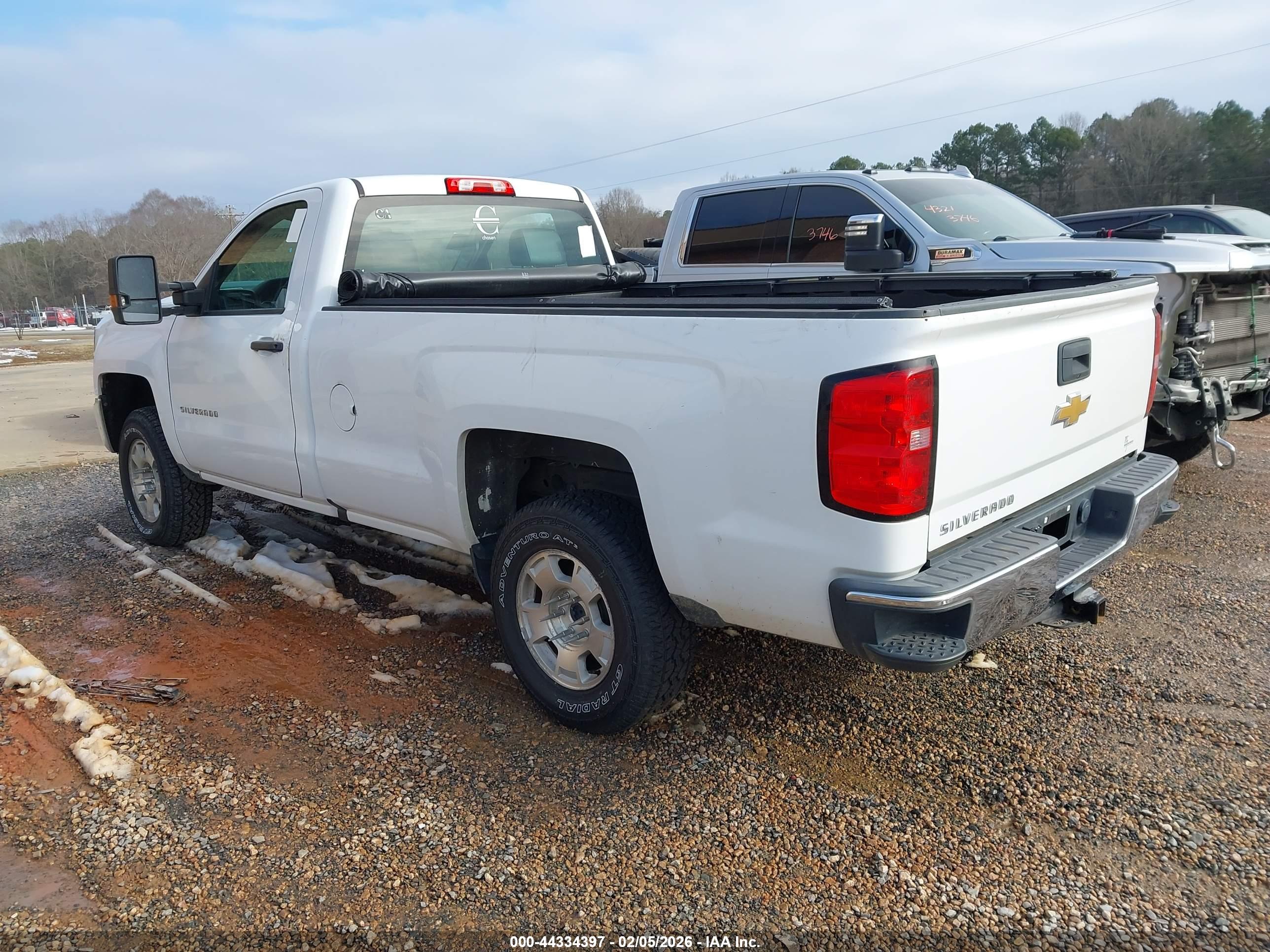 CHEVROLET SILVERADO image 3
