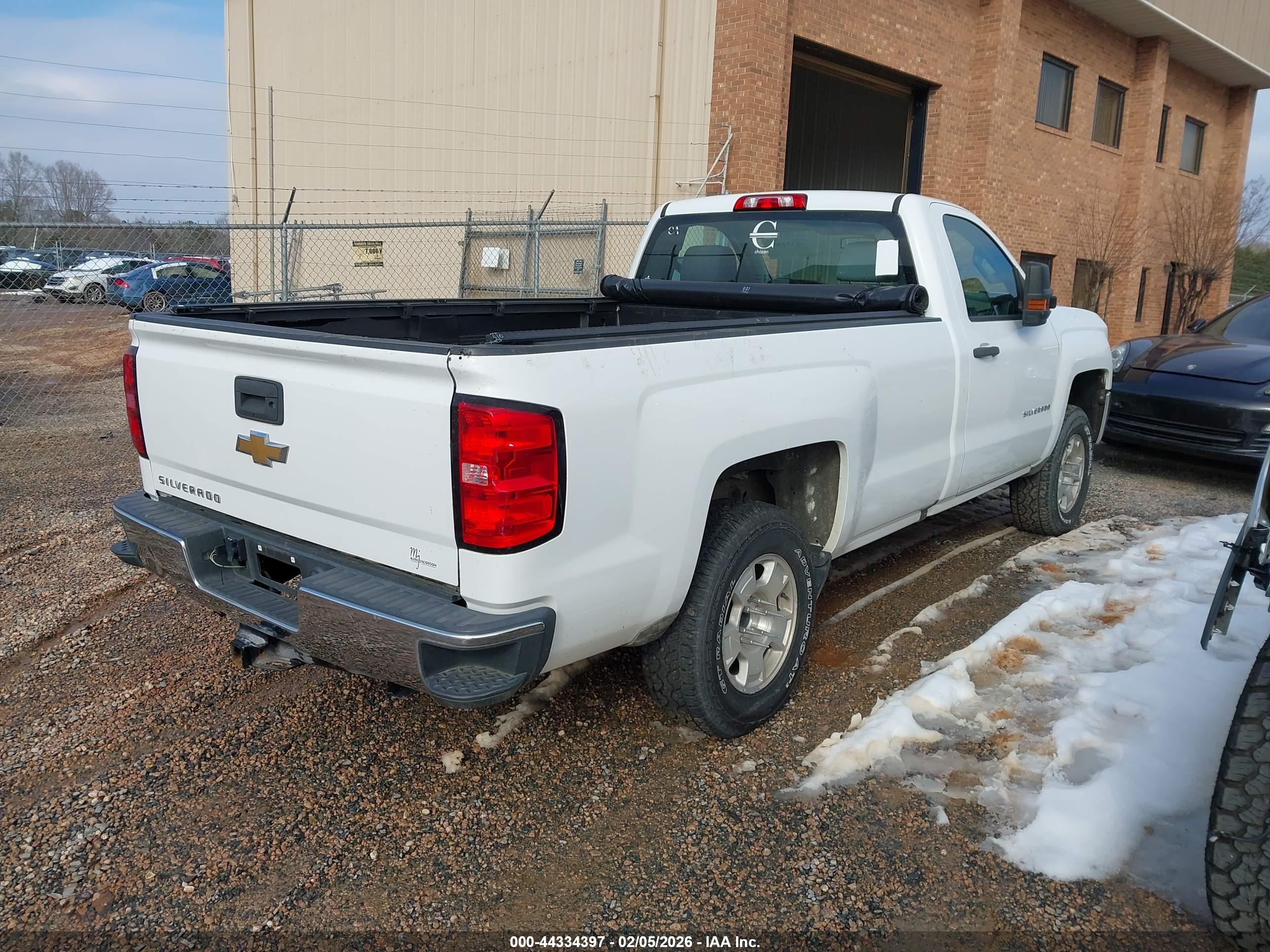 CHEVROLET SILVERADO image 4