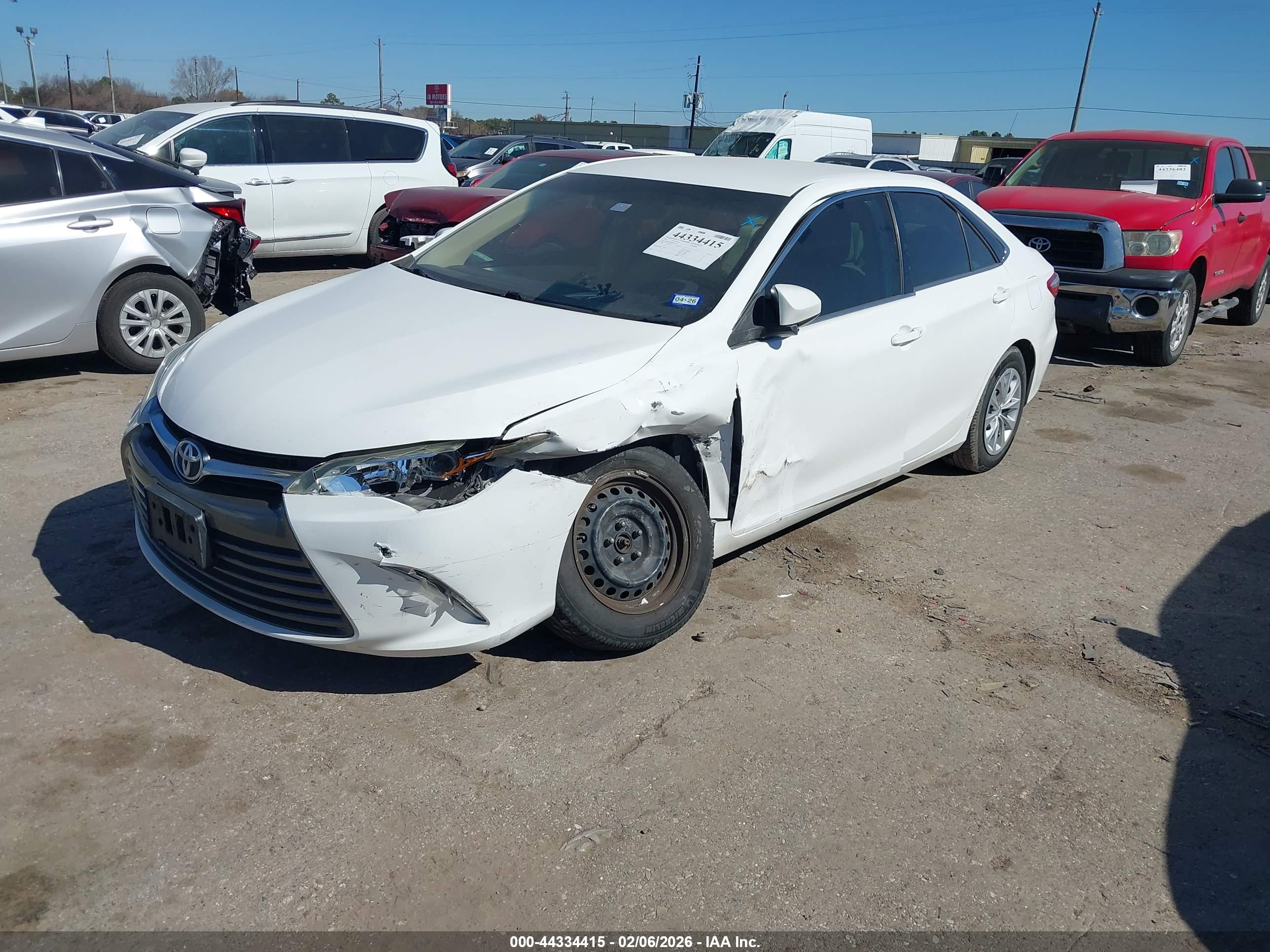 TOYOTA CAMRY image 2
