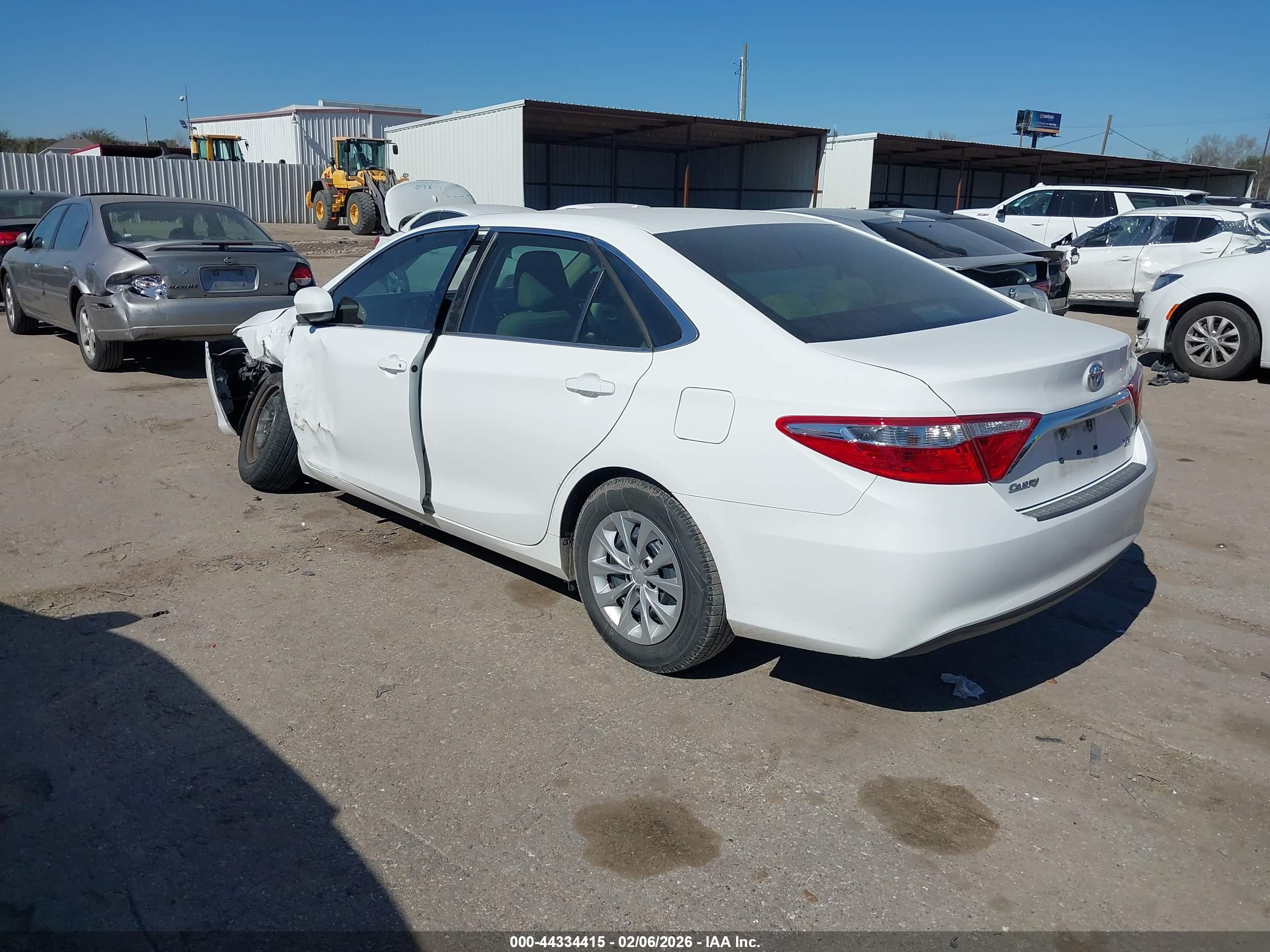 TOYOTA CAMRY image 3