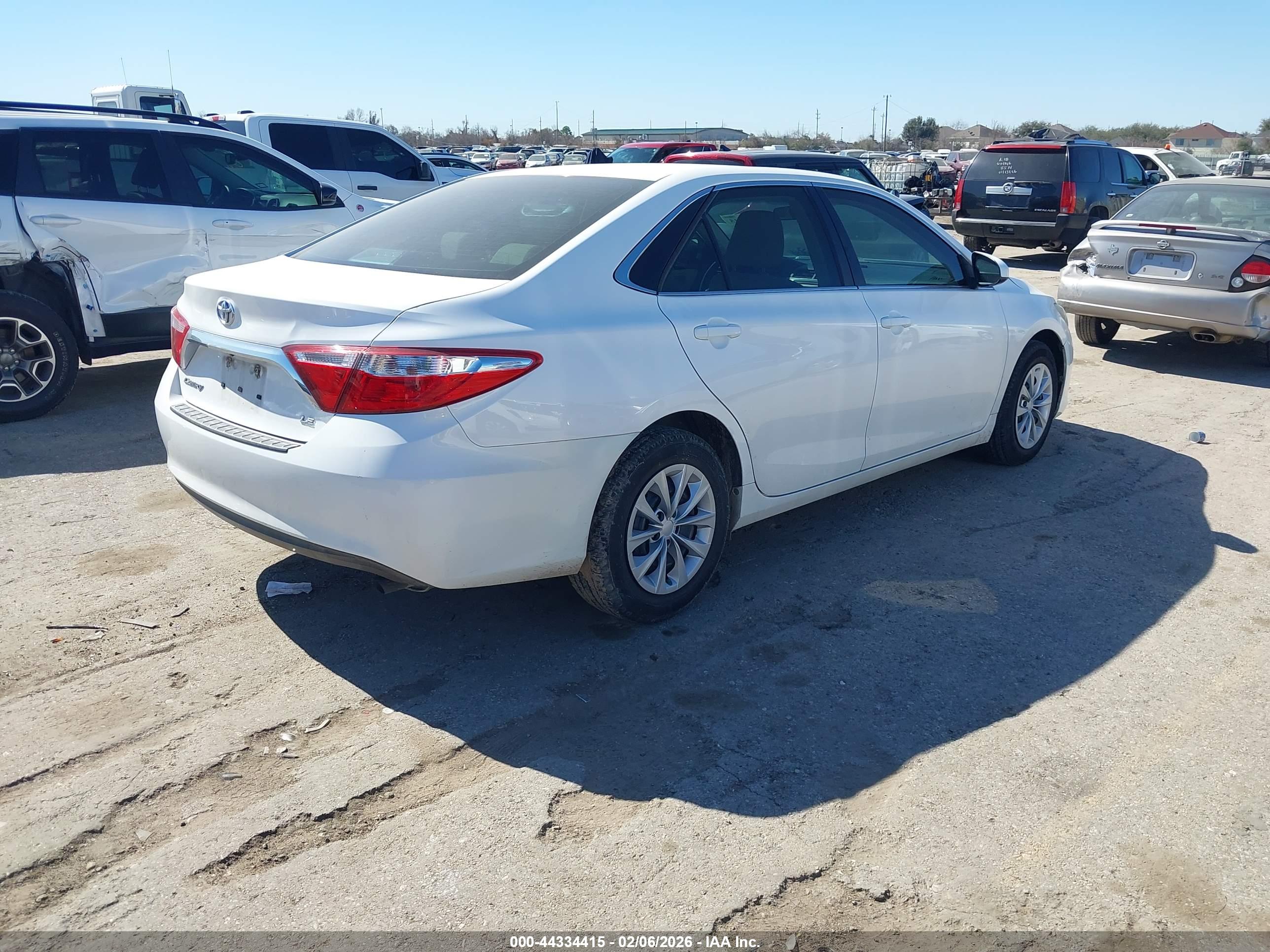 TOYOTA CAMRY image 4