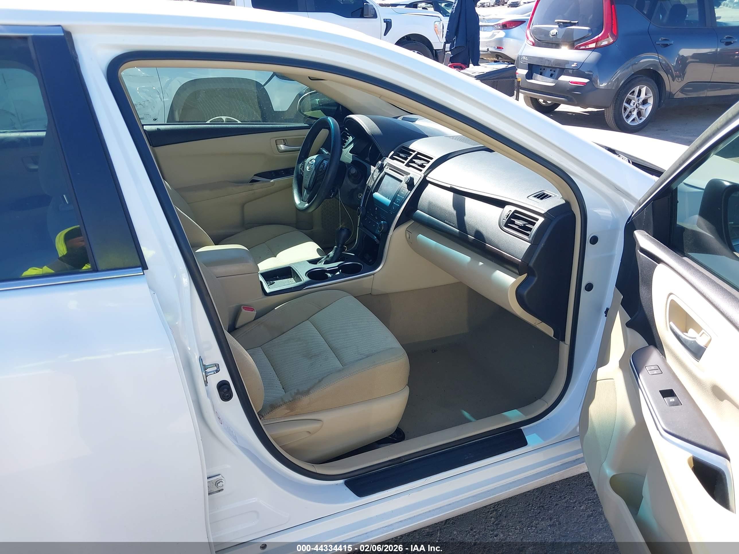 TOYOTA CAMRY image 5