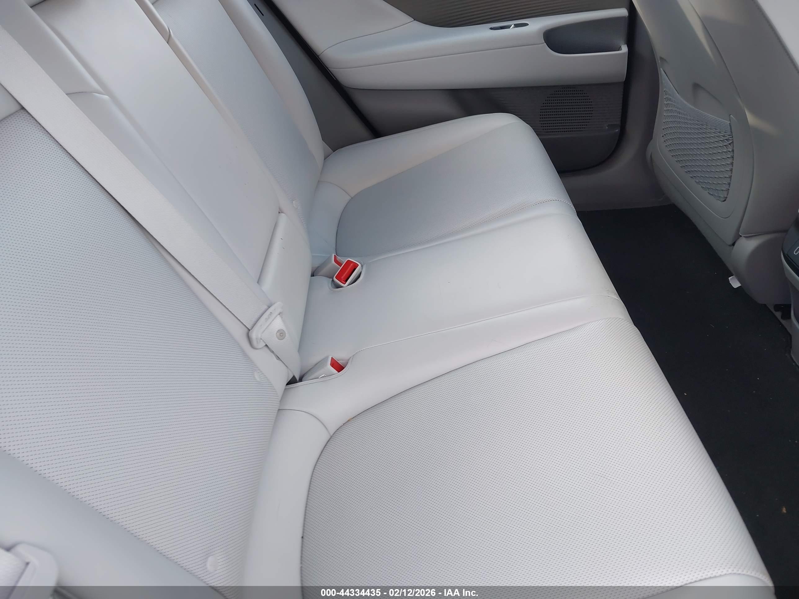 HYUNDAI IONIQ image 8