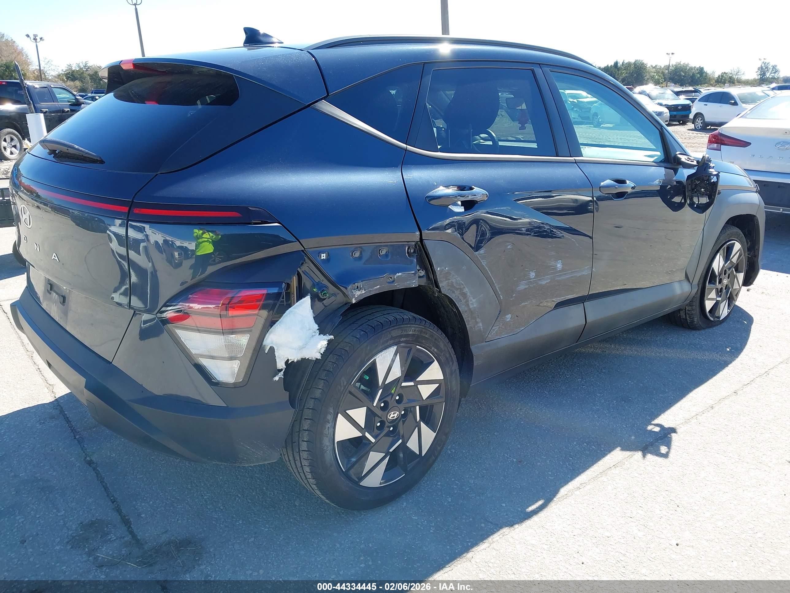 HYUNDAI KONA image 4