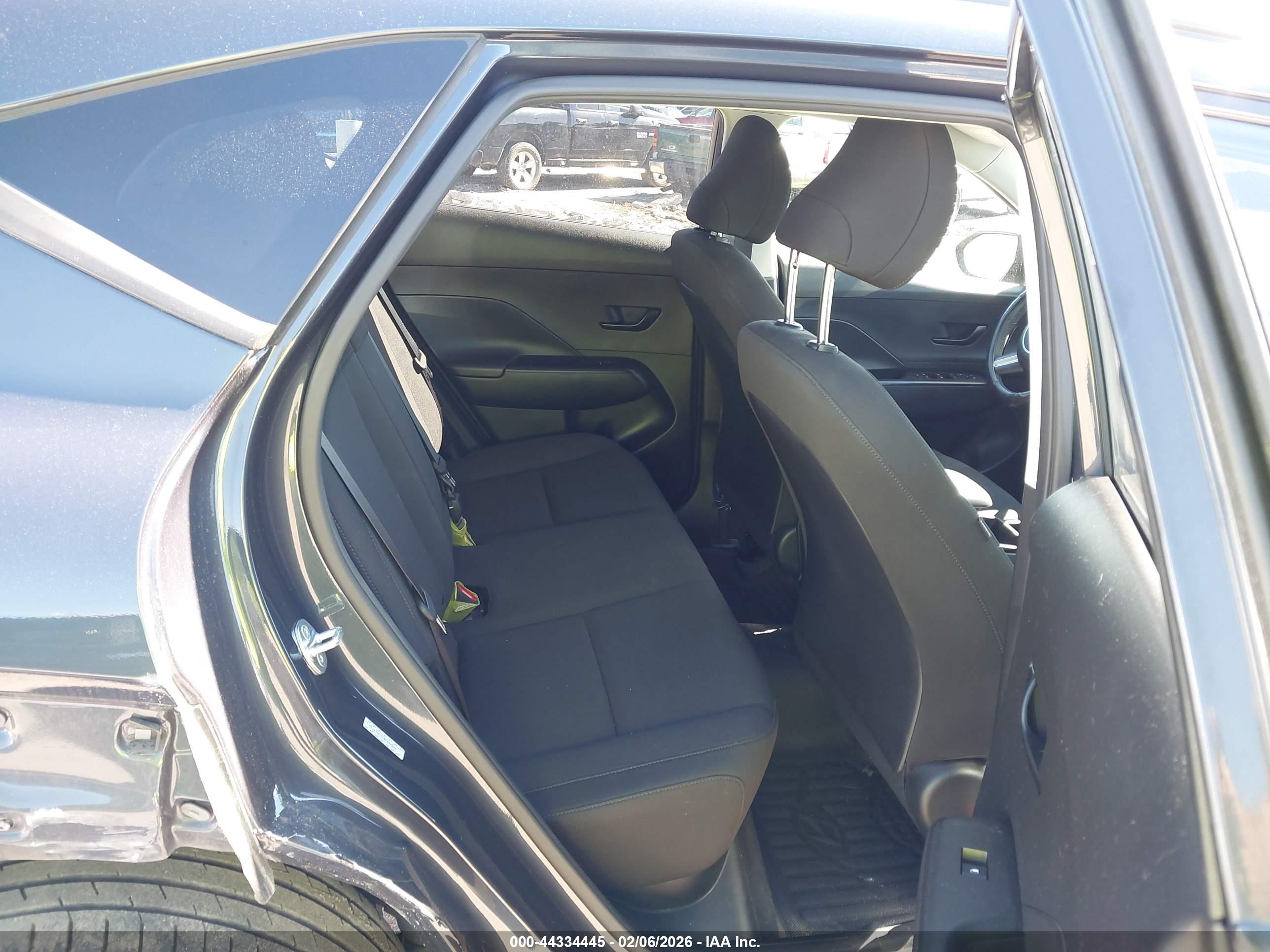 HYUNDAI KONA image 8