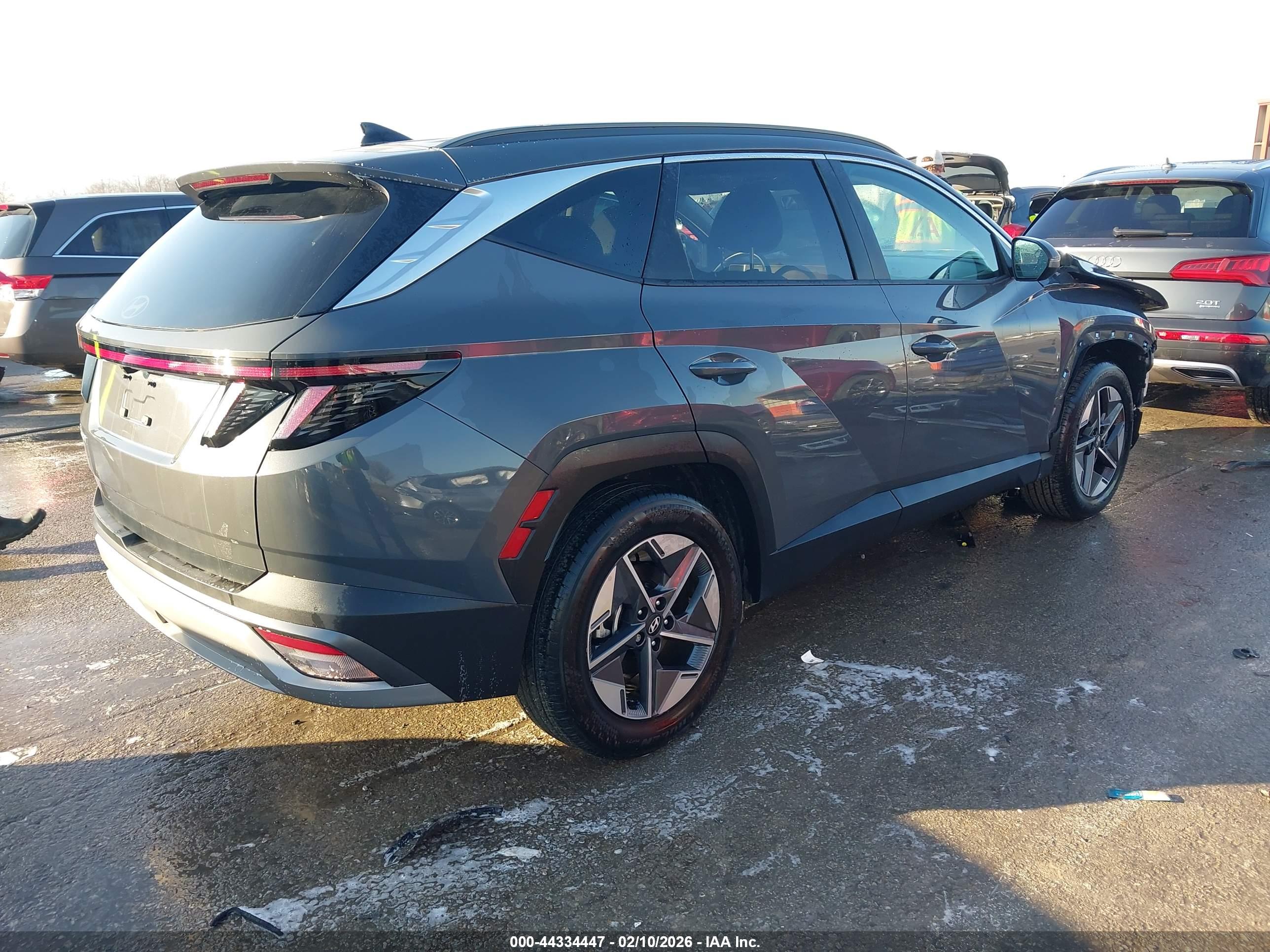 HYUNDAI TUCSON image 4