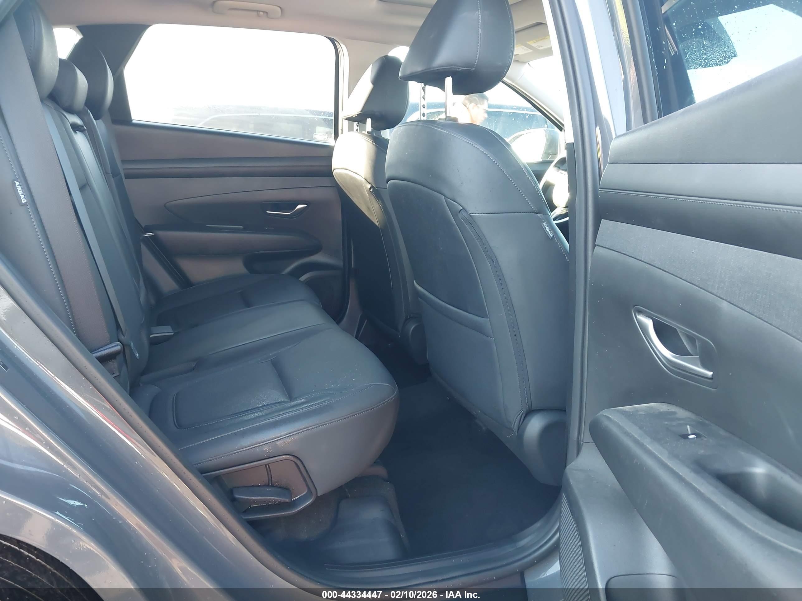 HYUNDAI TUCSON image 8