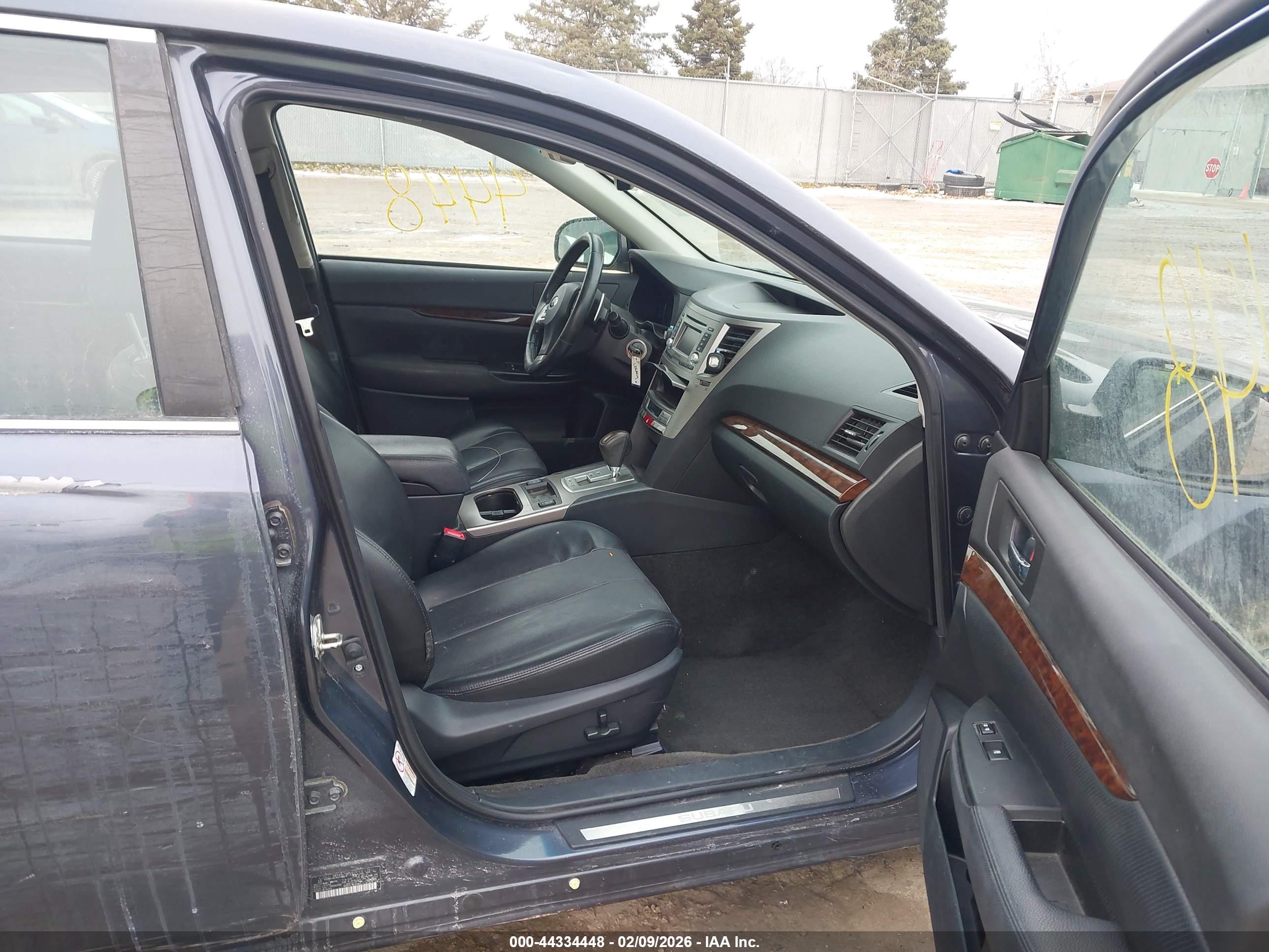 SUBARU LEGACY image 5