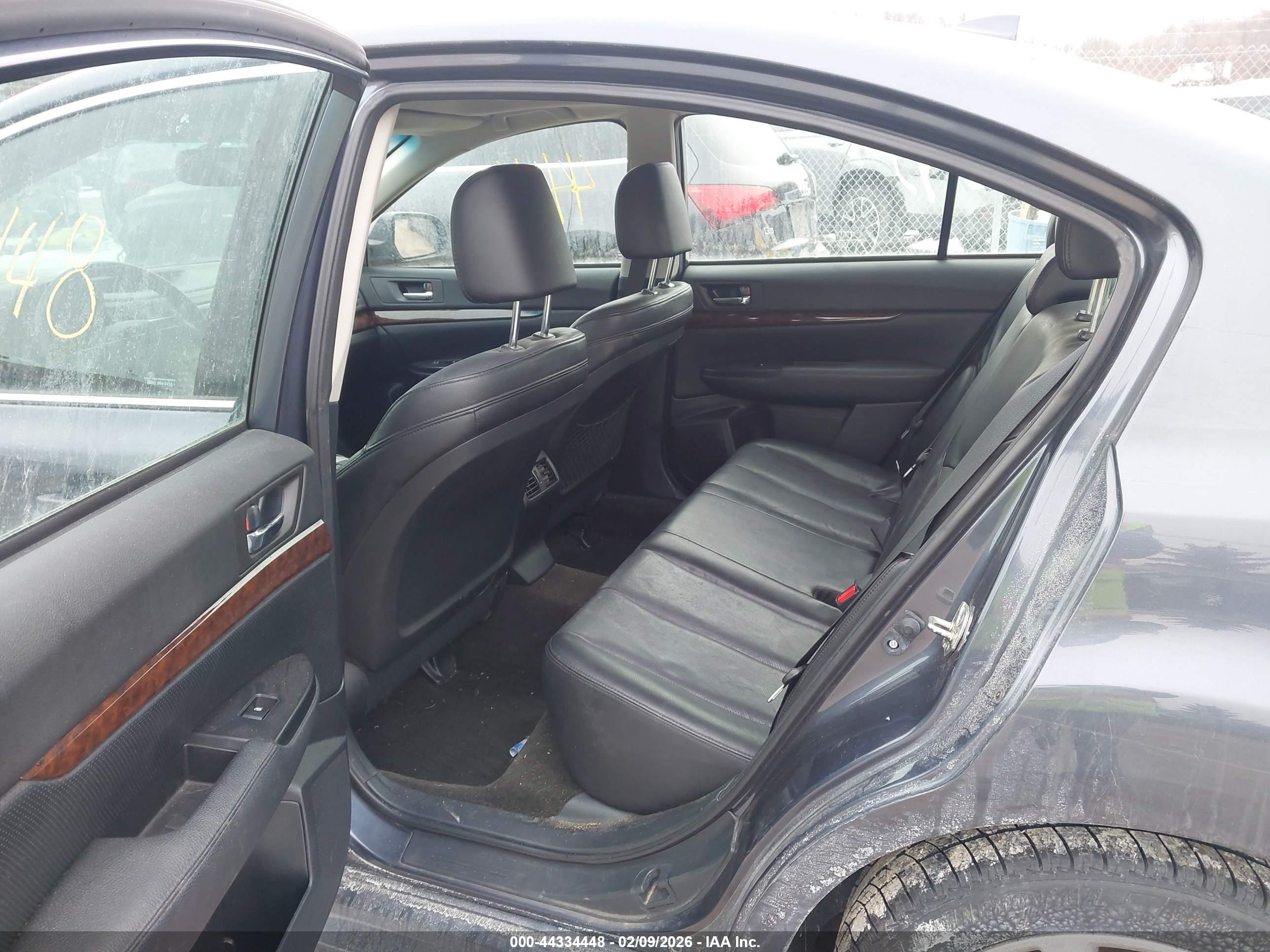 SUBARU LEGACY image 8